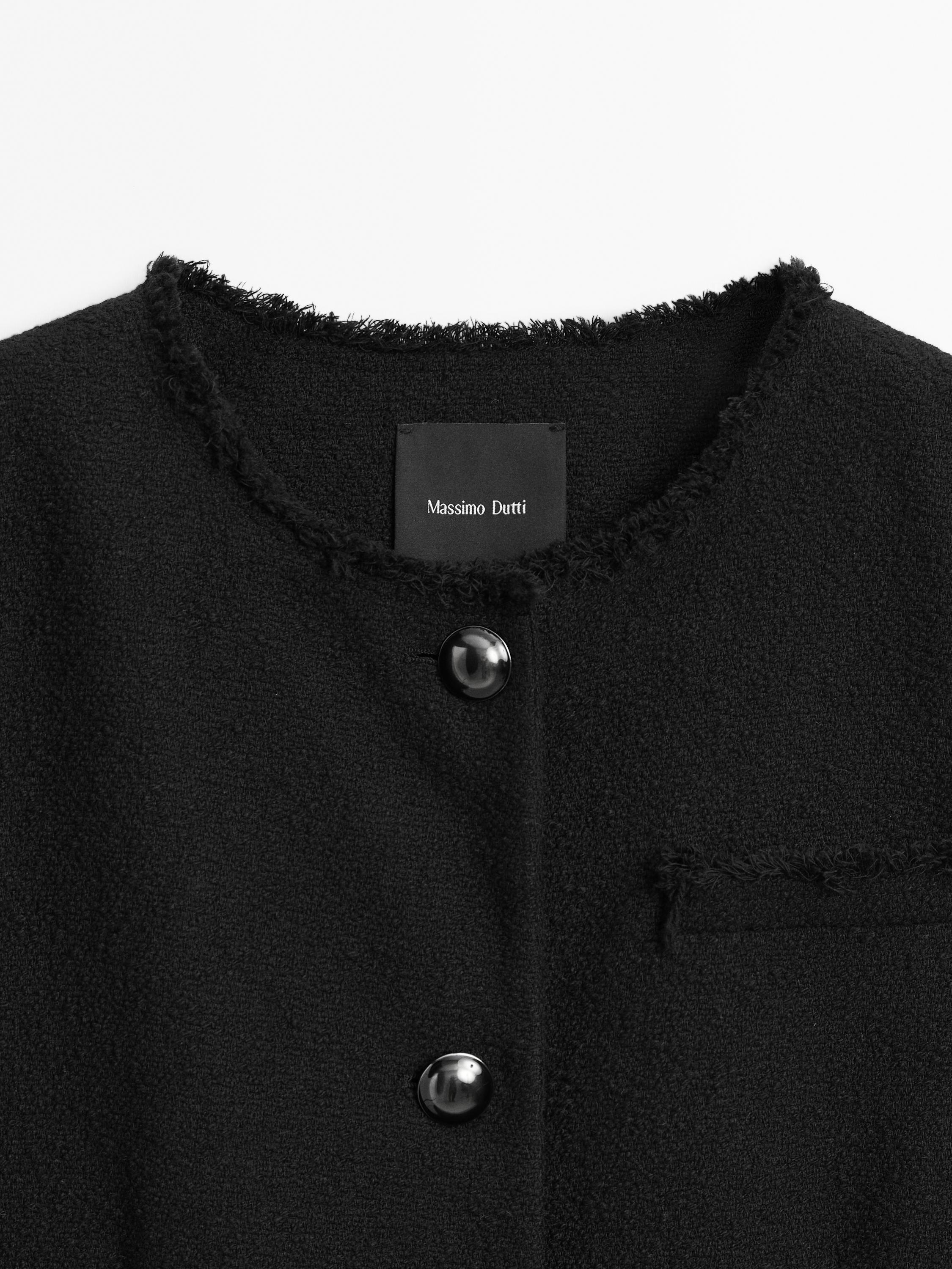 Cropped jacket with buttons