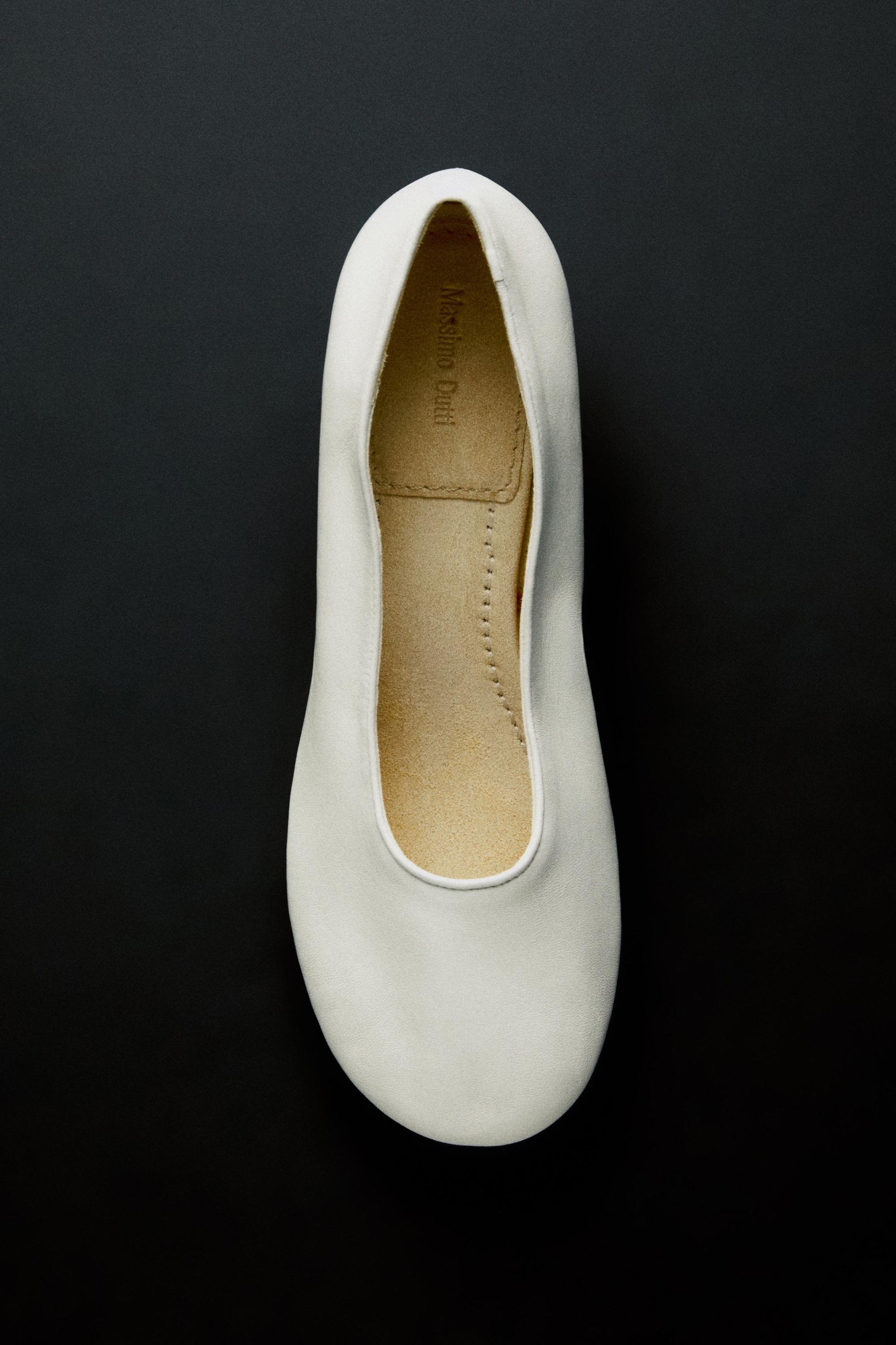 Soft leather heel shoe — WHITE