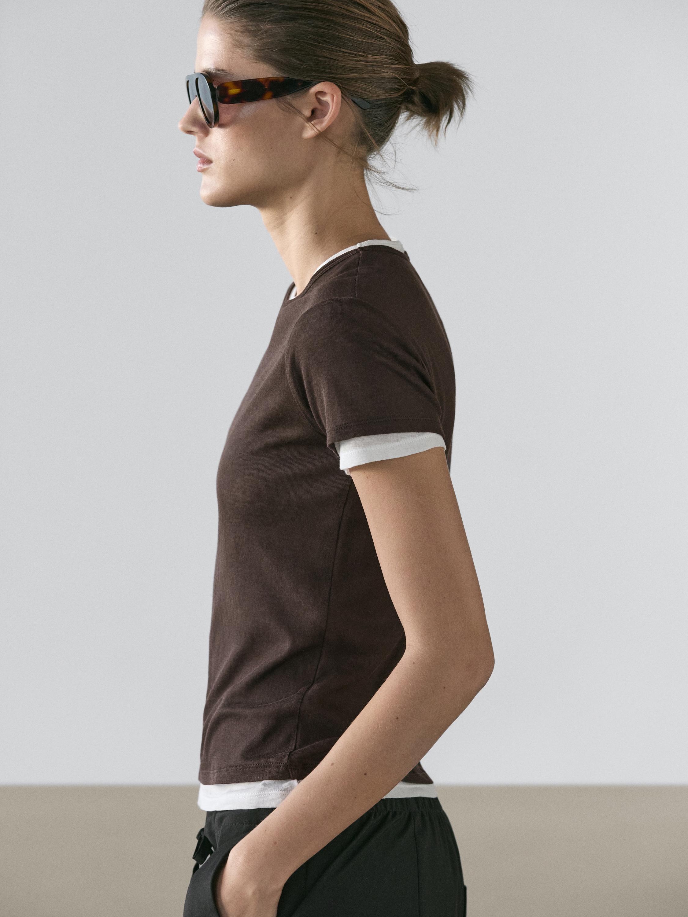 Short-sleeved T-shirt with double finish