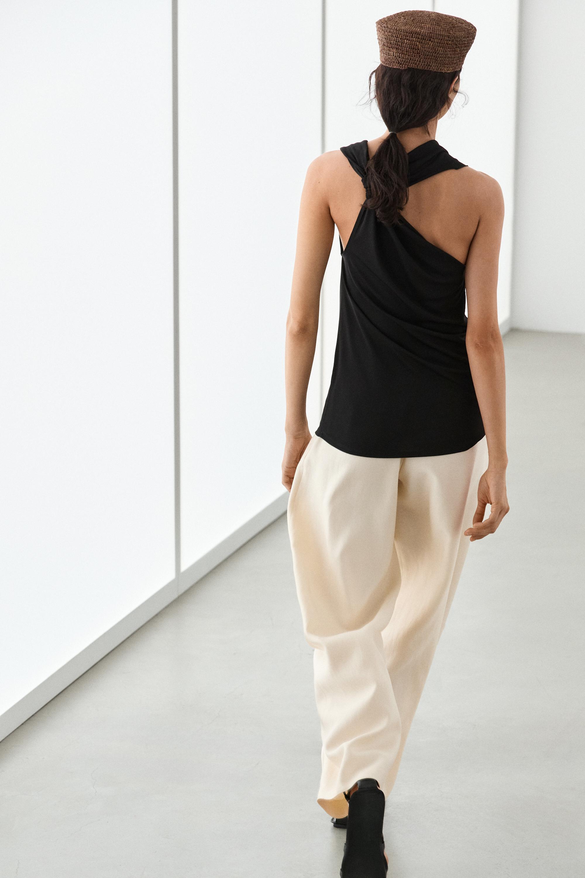 Flowing top with knot detail — BLACK