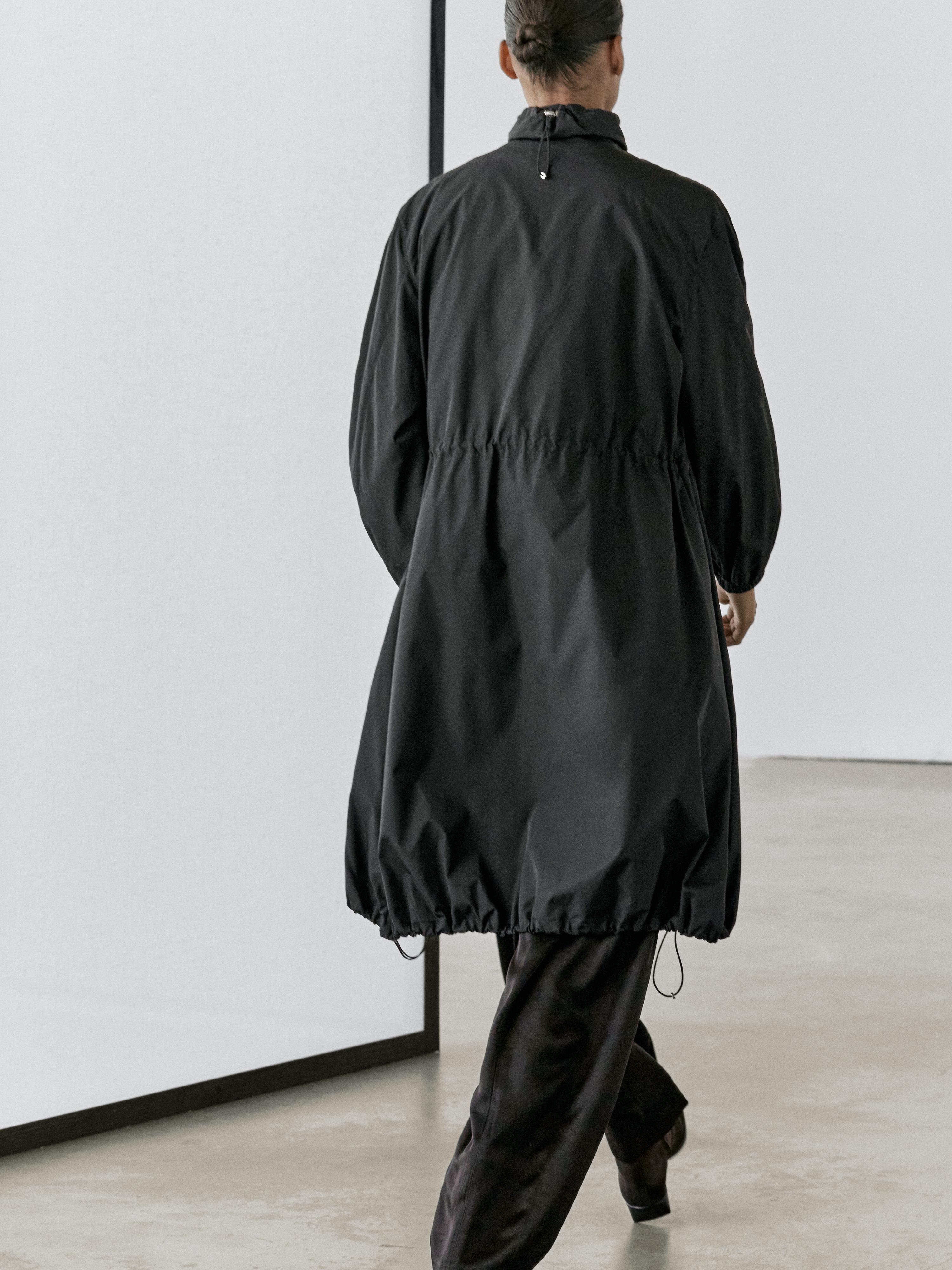 Water-repellent parka with detachable inner gilet — BLACK