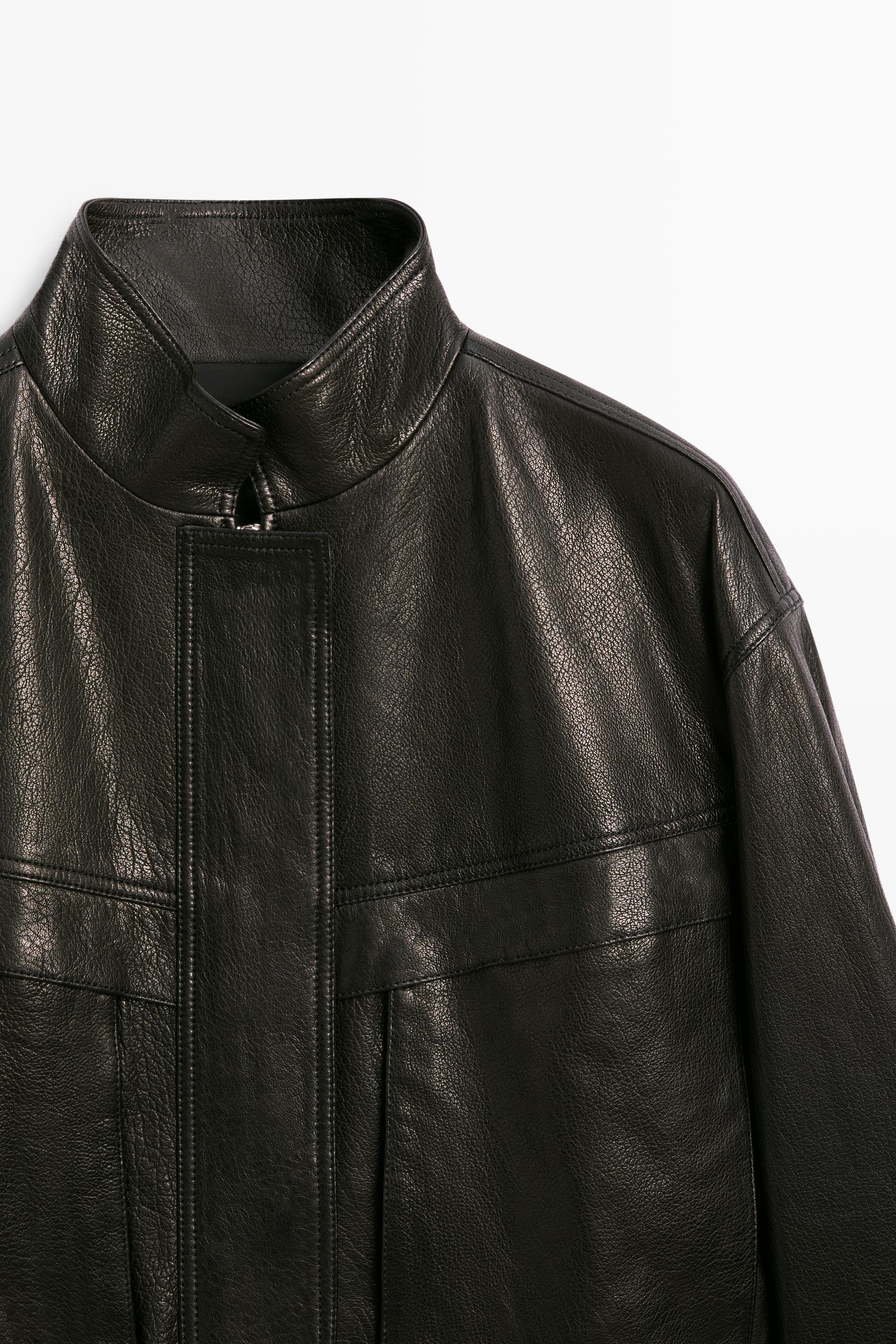 Chaqueta corta cuello subido piel napa