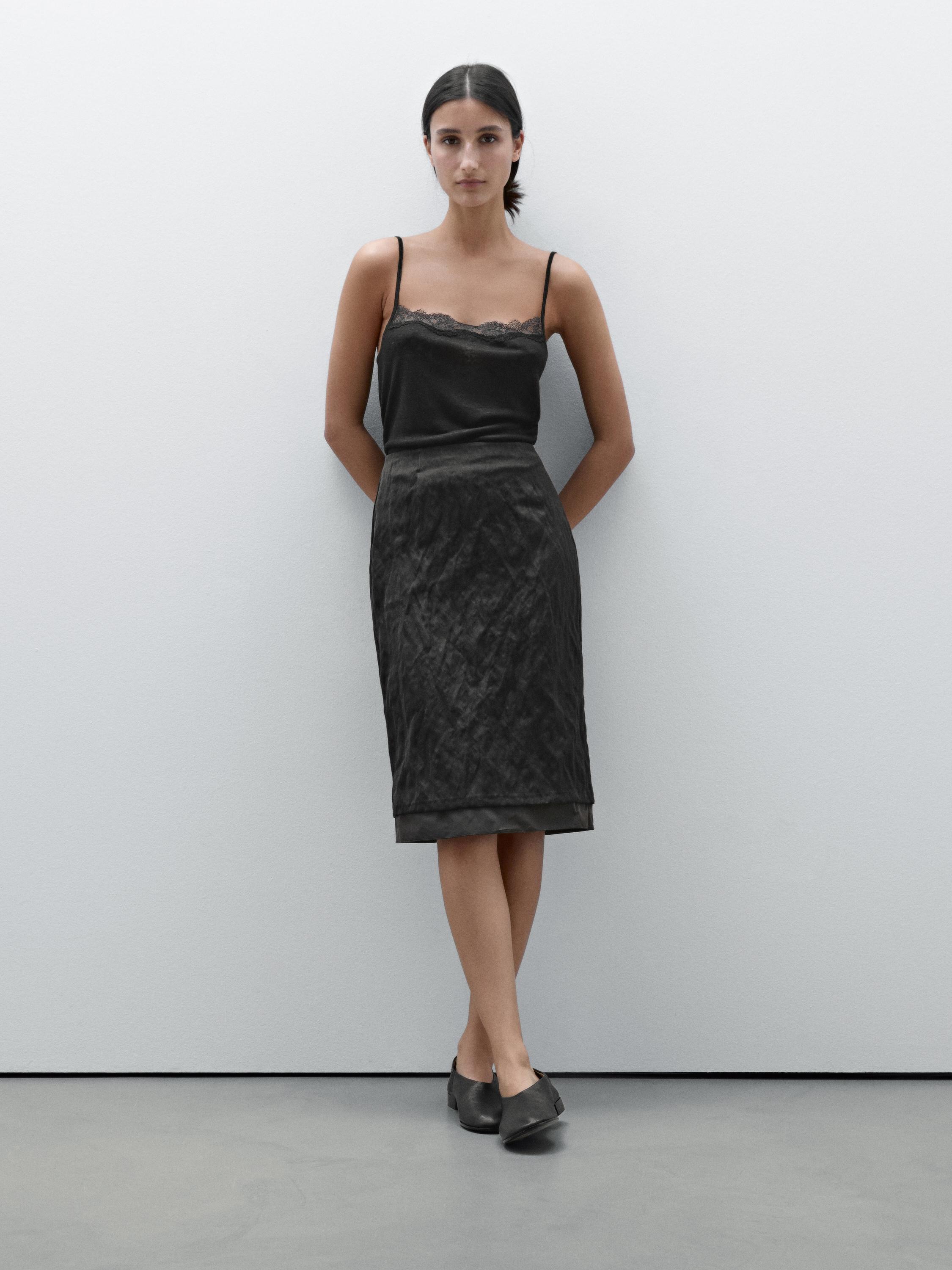Textured double fabric skirt