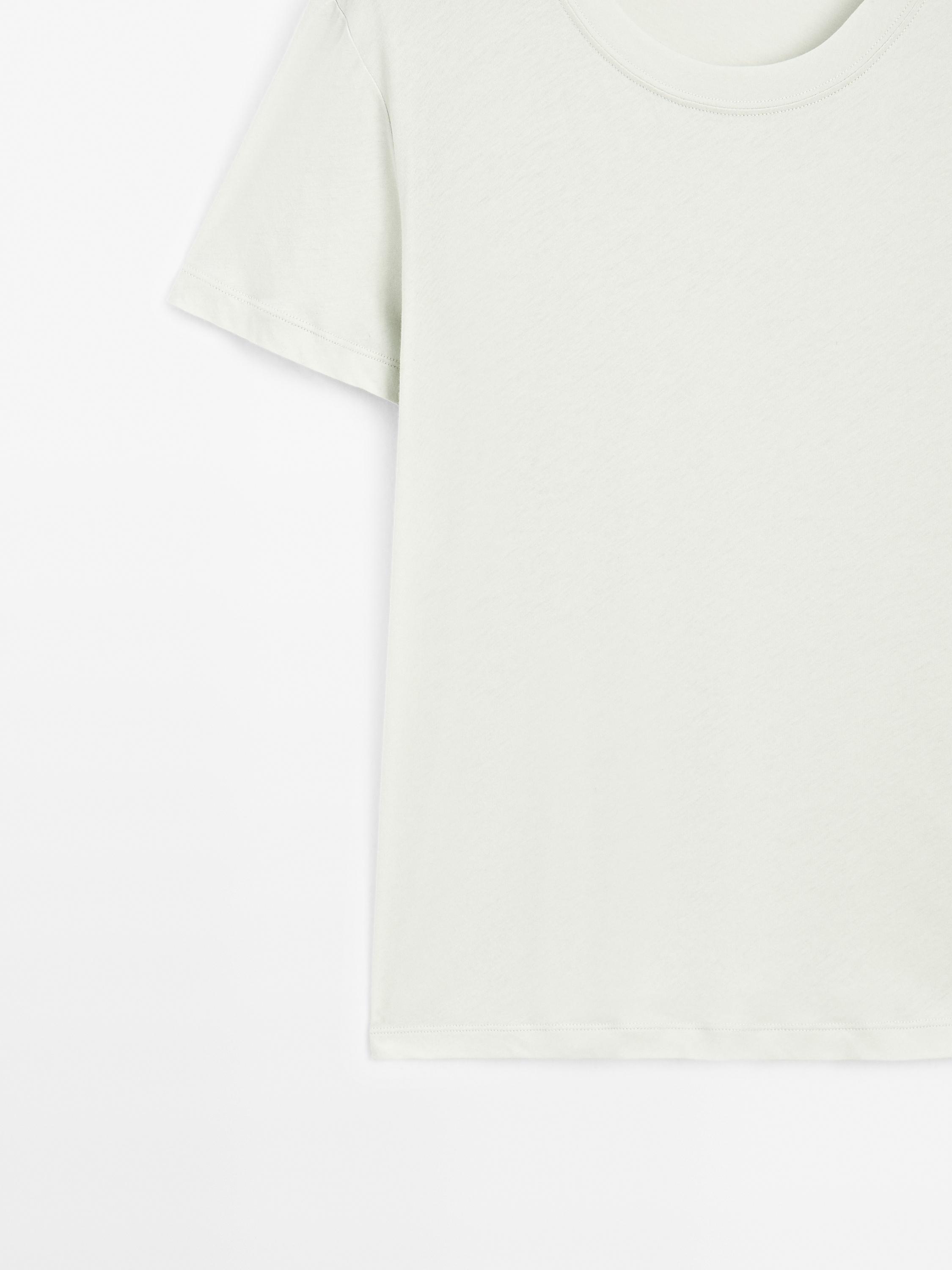 Lightweight short sleeve T-shirt