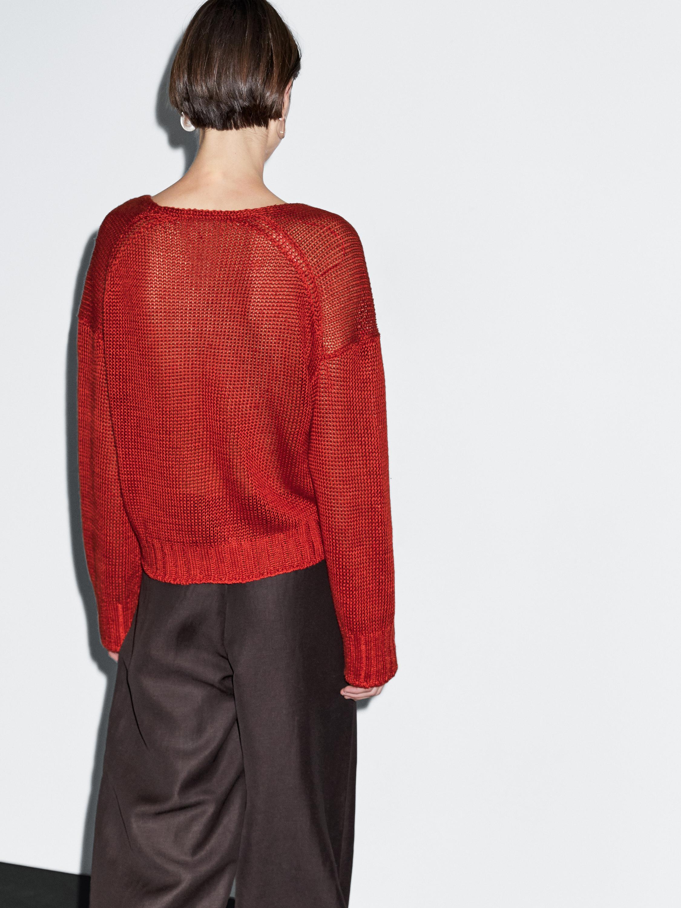 Linen V-neck knit sweater