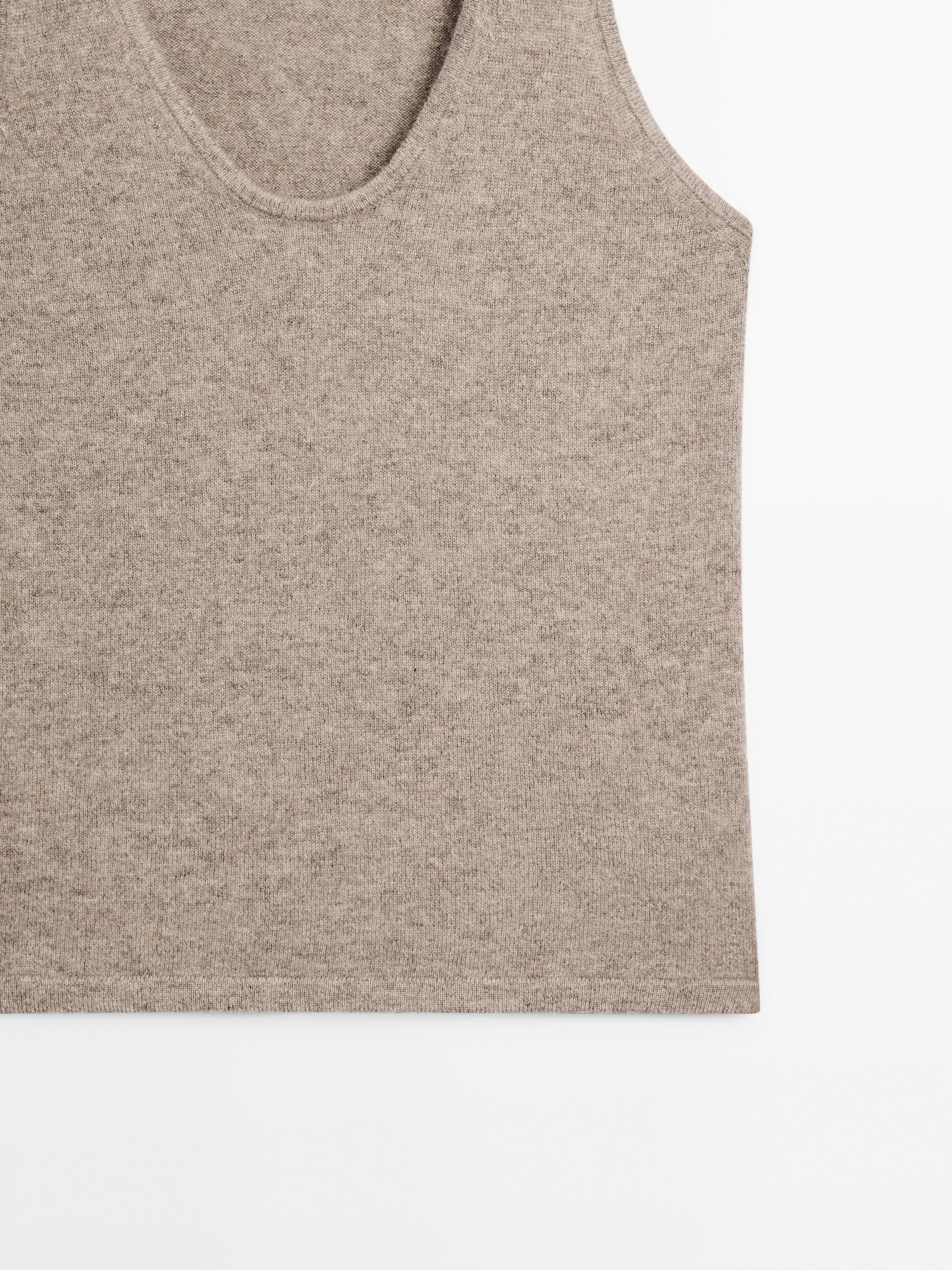 100% cashmere crew neck top