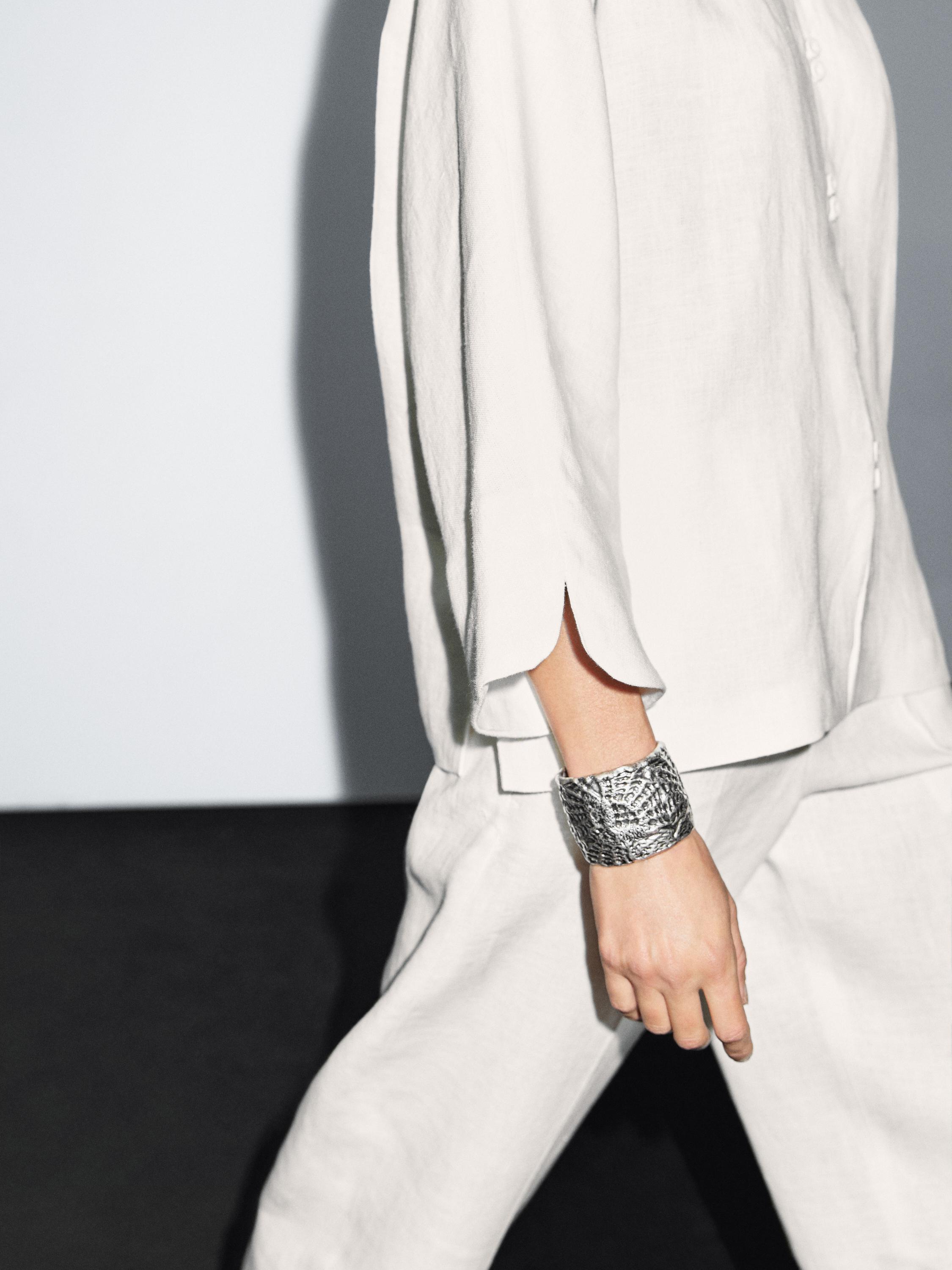 100% linen kimono with button detail