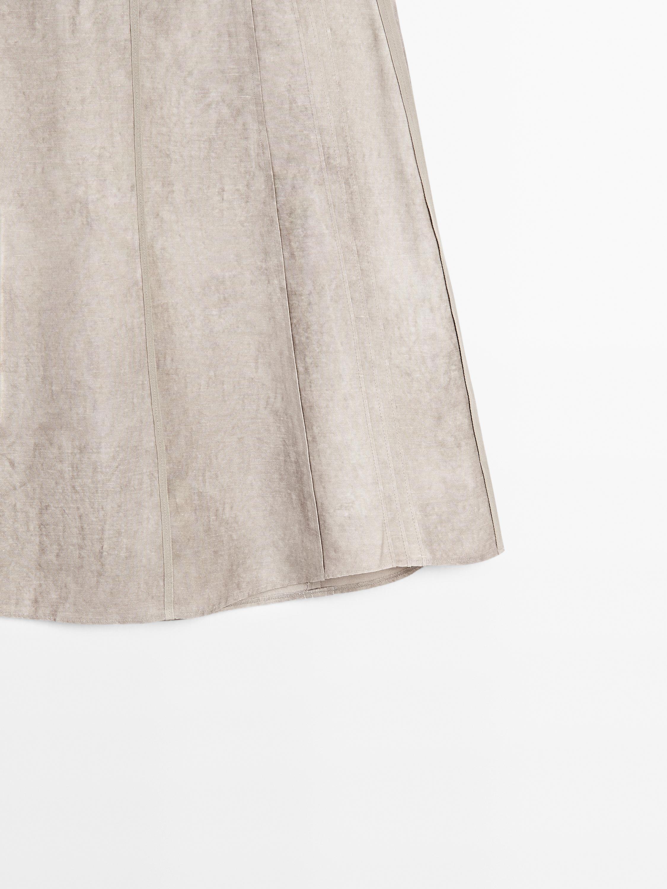 Maltinto skirt with seam details