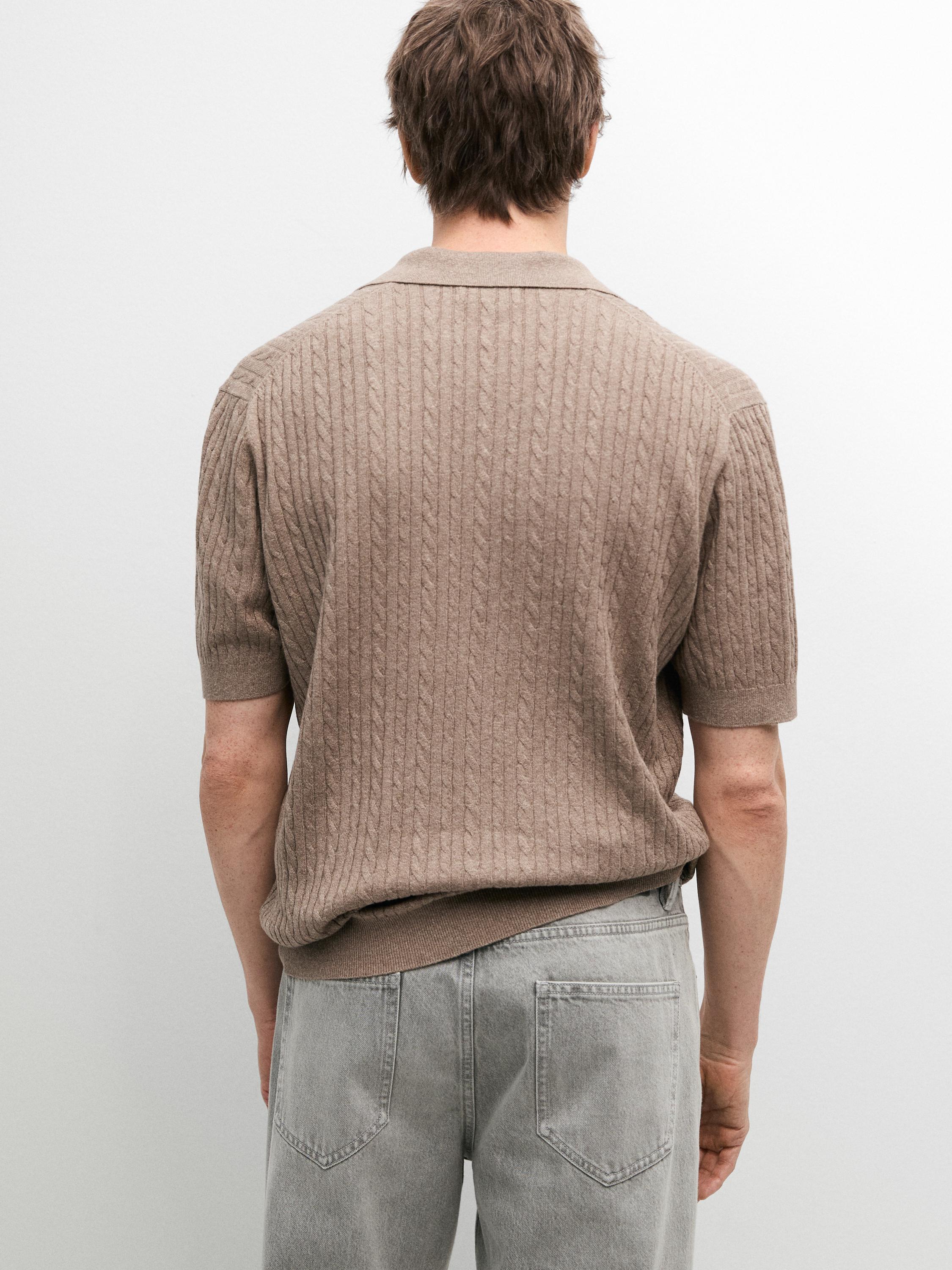 Short sleeve knit polo shirt with cable-knit detail — PALE KHAKI
