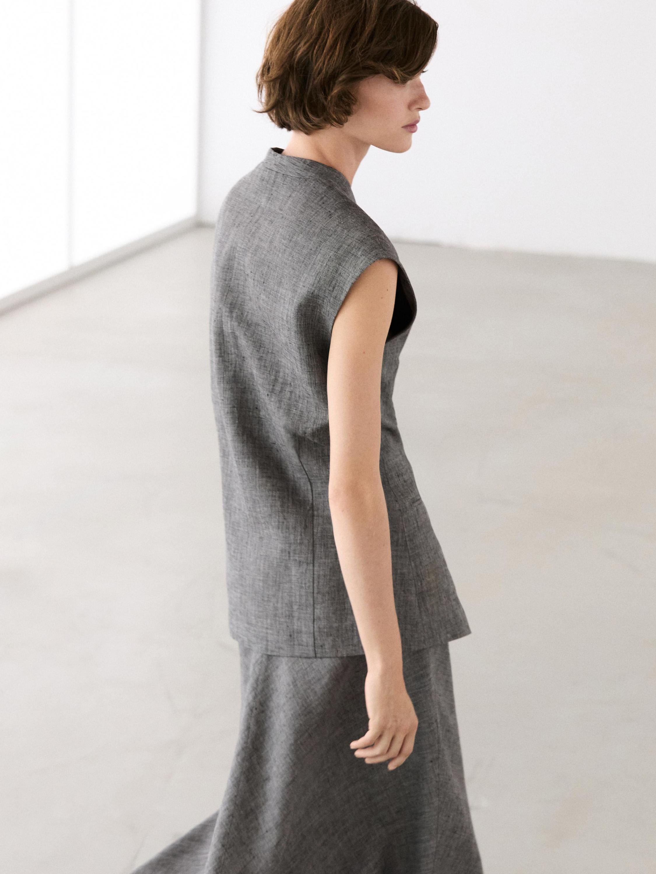 Linen waistcoat with structured shoulders — BLACK