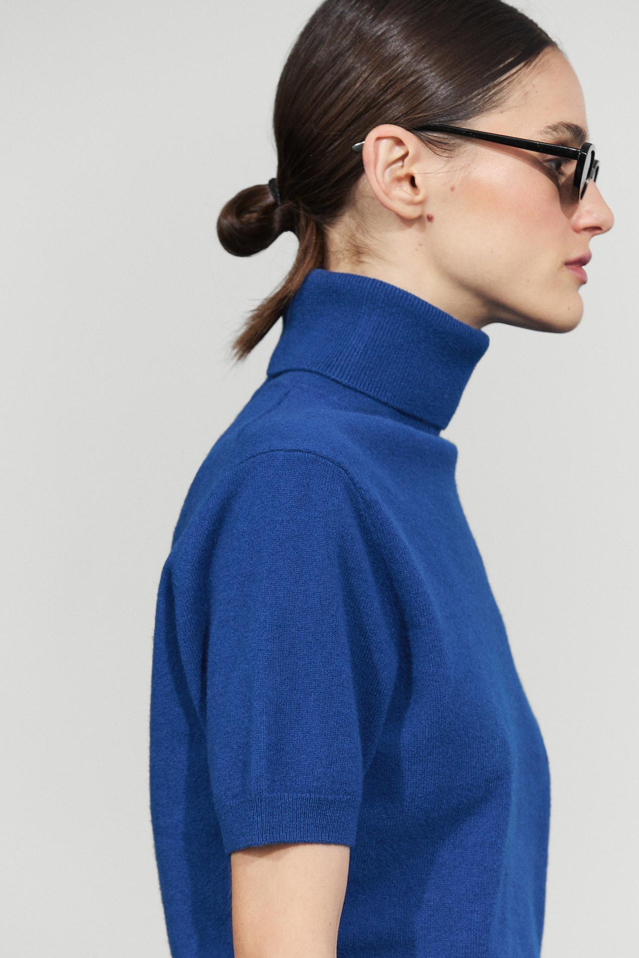 Short sleeve turtleneck knit sweater — DEEP BLUE