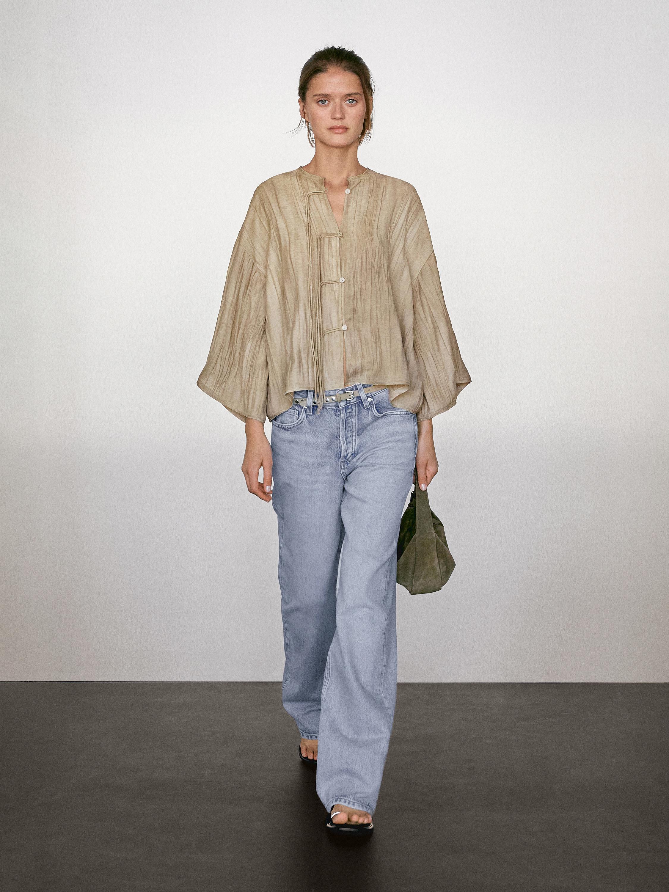 Flowing kimono with tie detail