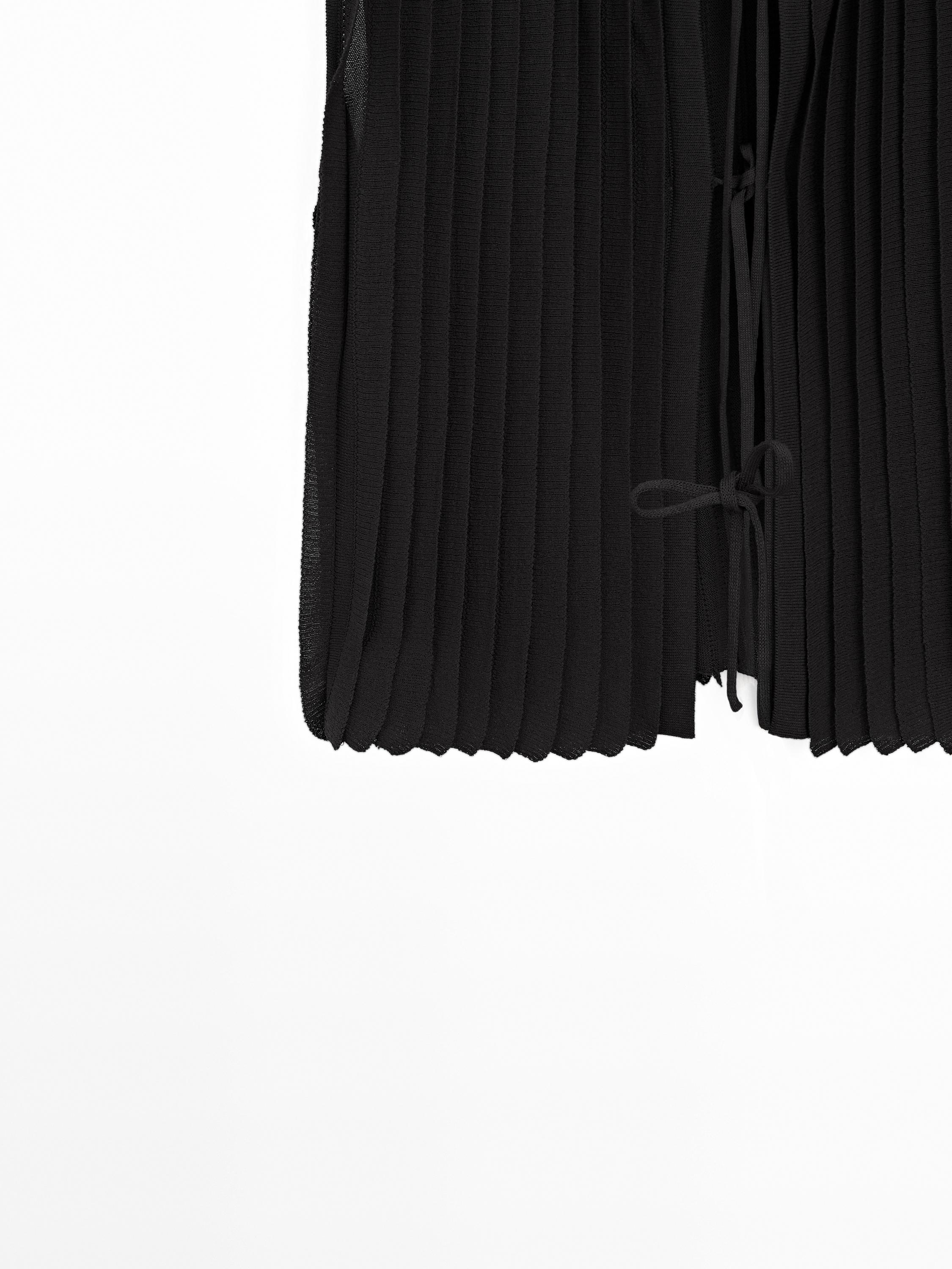Waistcoat with tie and pleated detail