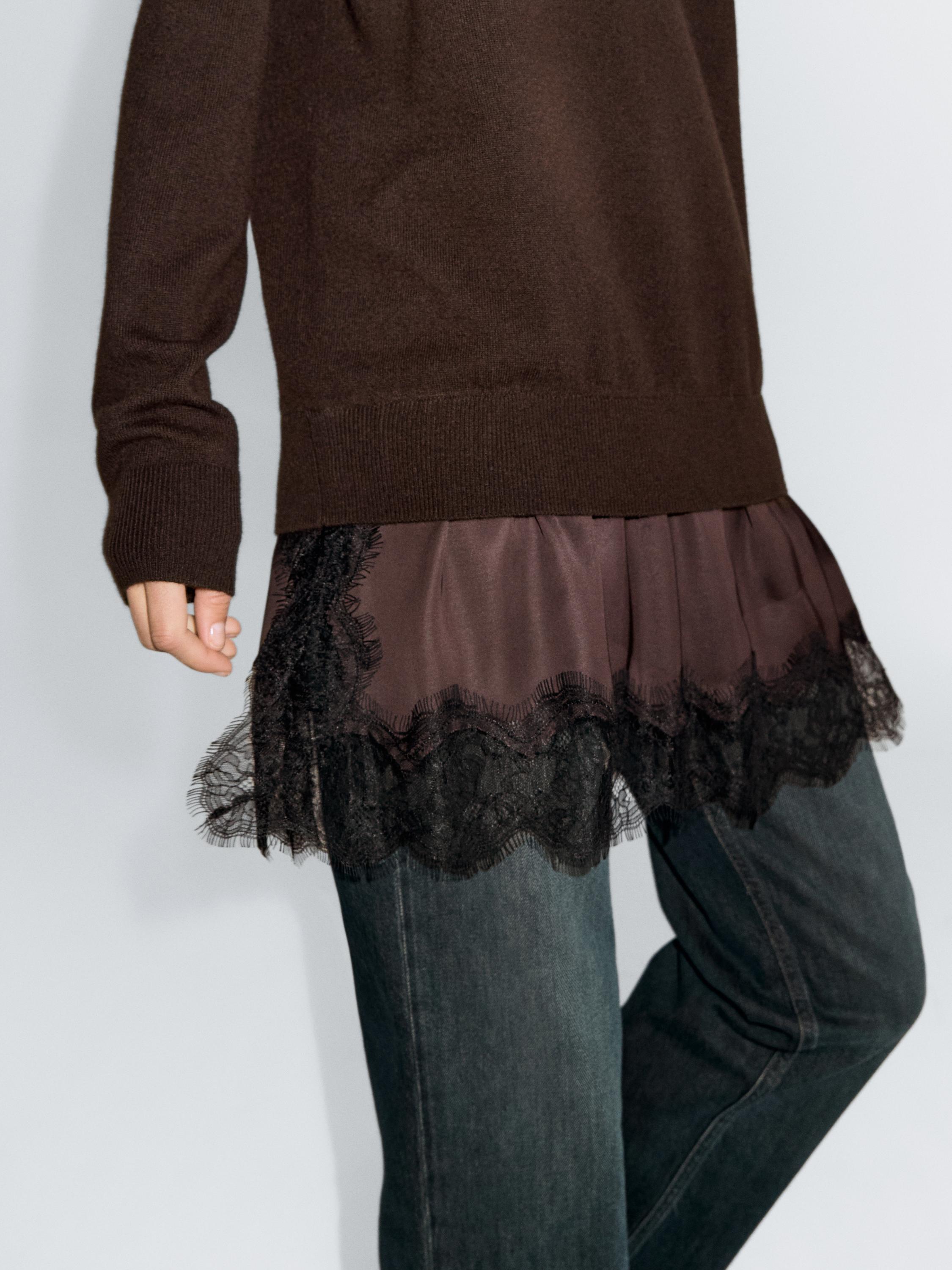 Short knit dress with contrast lace