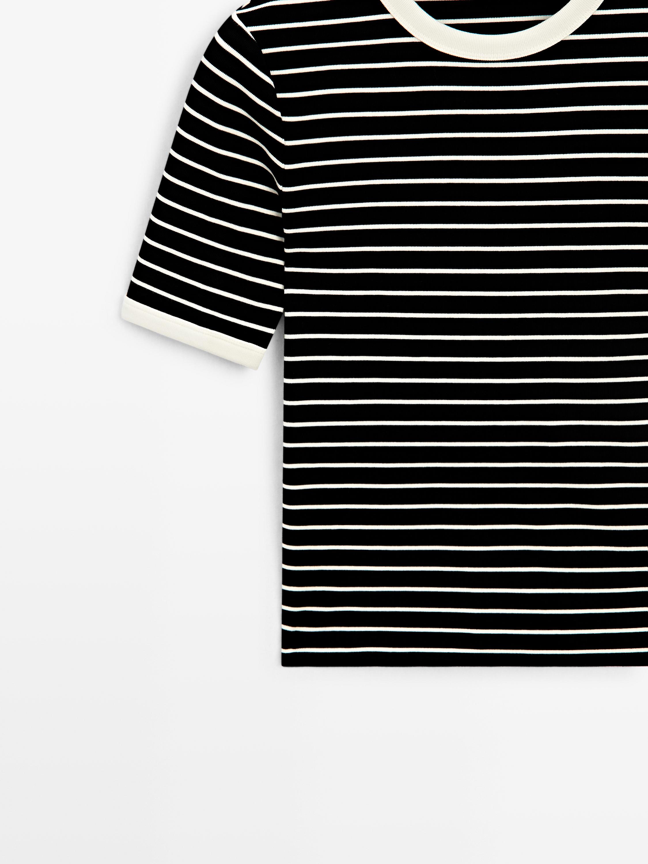 Short sleeve T-shirt with contrast stripes — BLACK