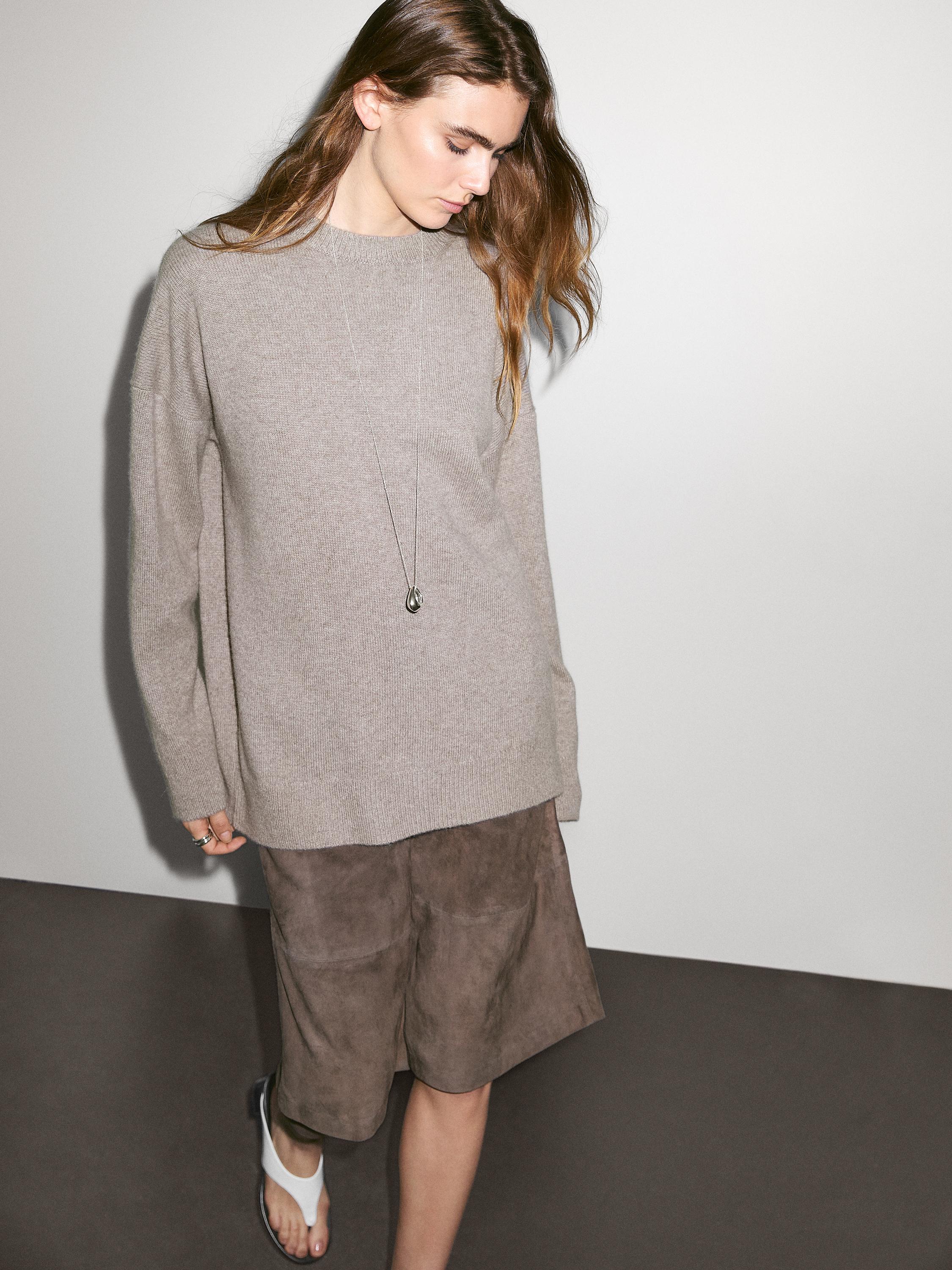 100% cashmere oversize knit sweater