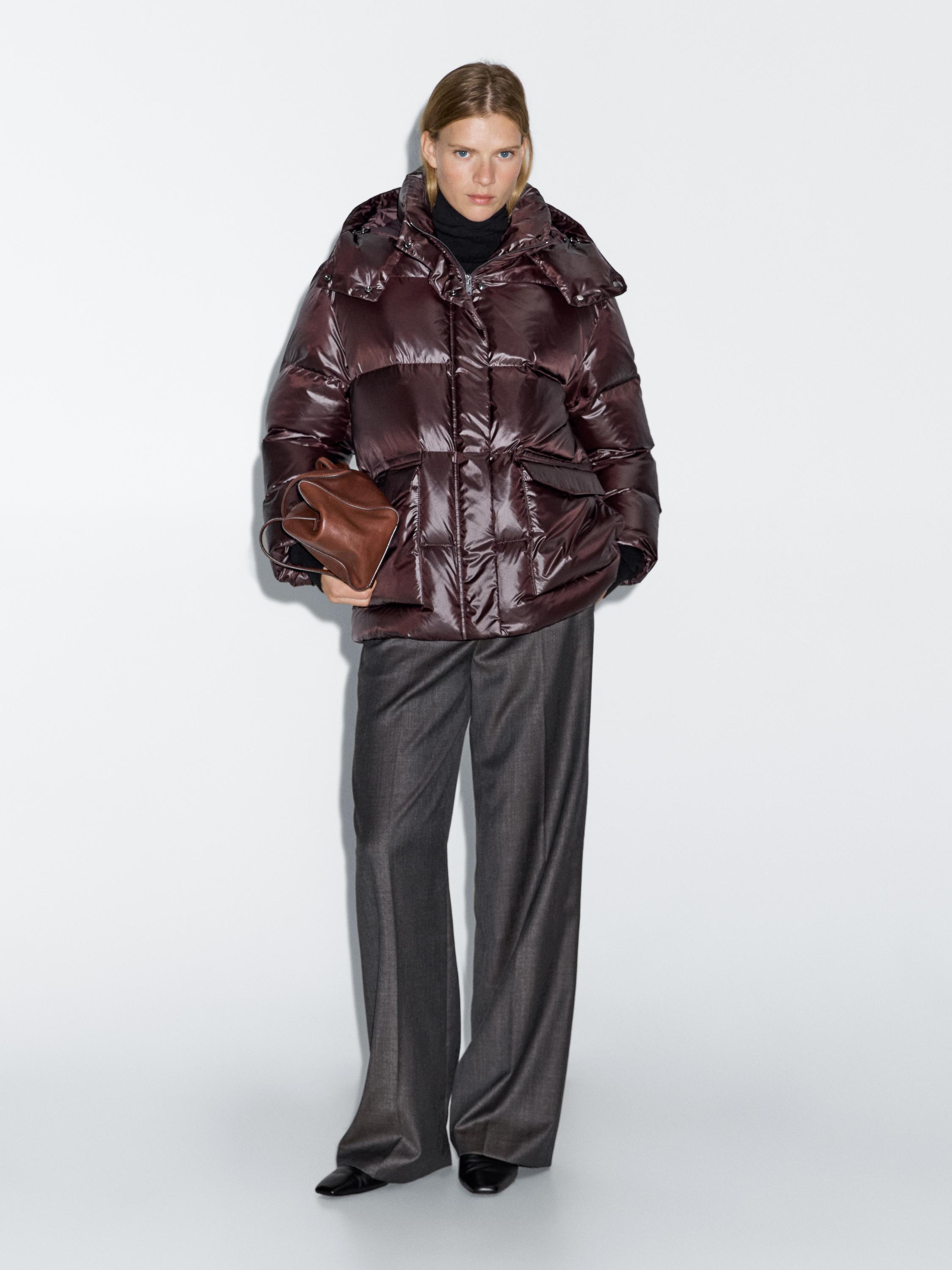 Short water-repellent puffer jacket with hood