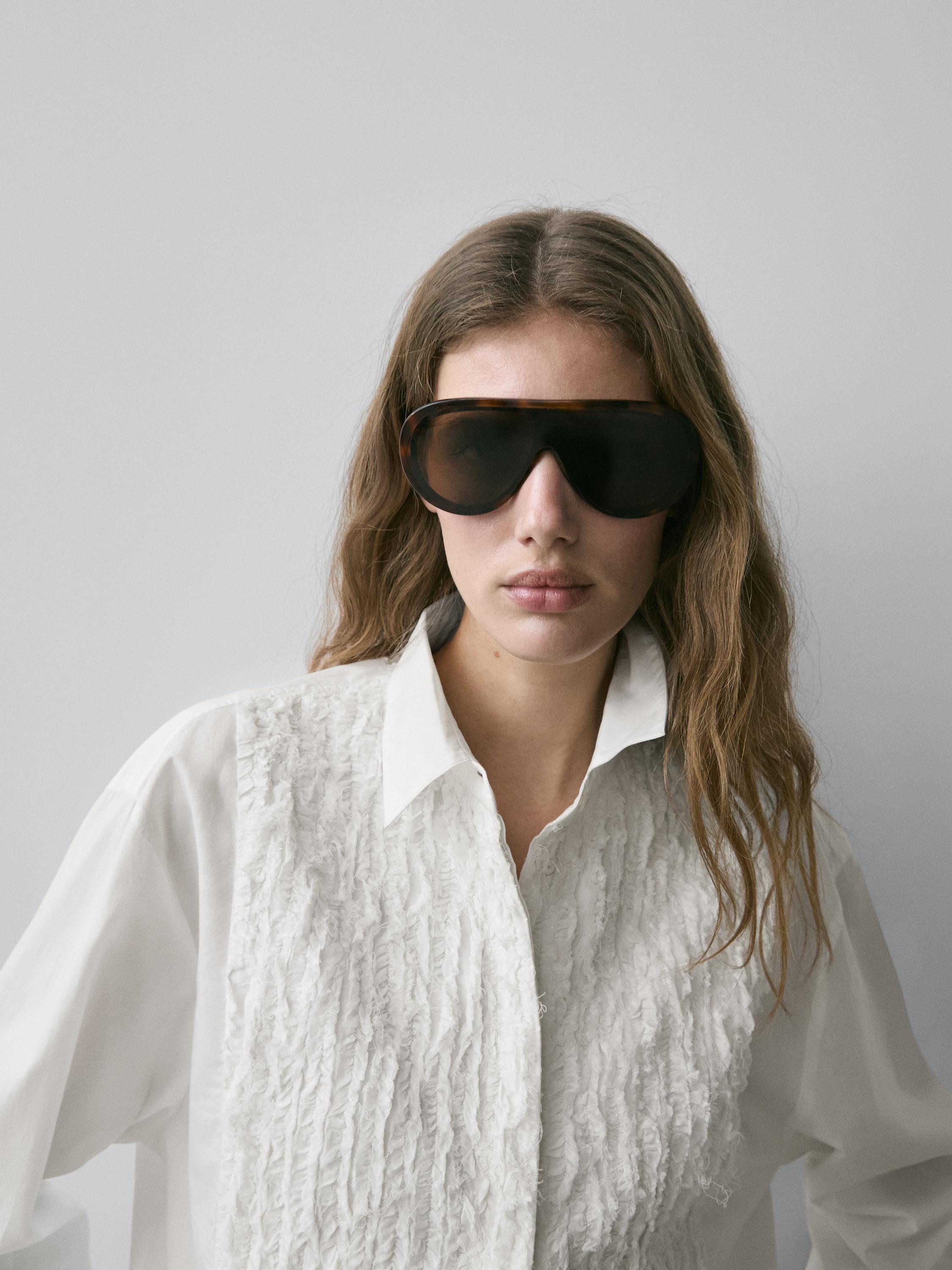 Bib front shirt with embroidered detail — WHITE