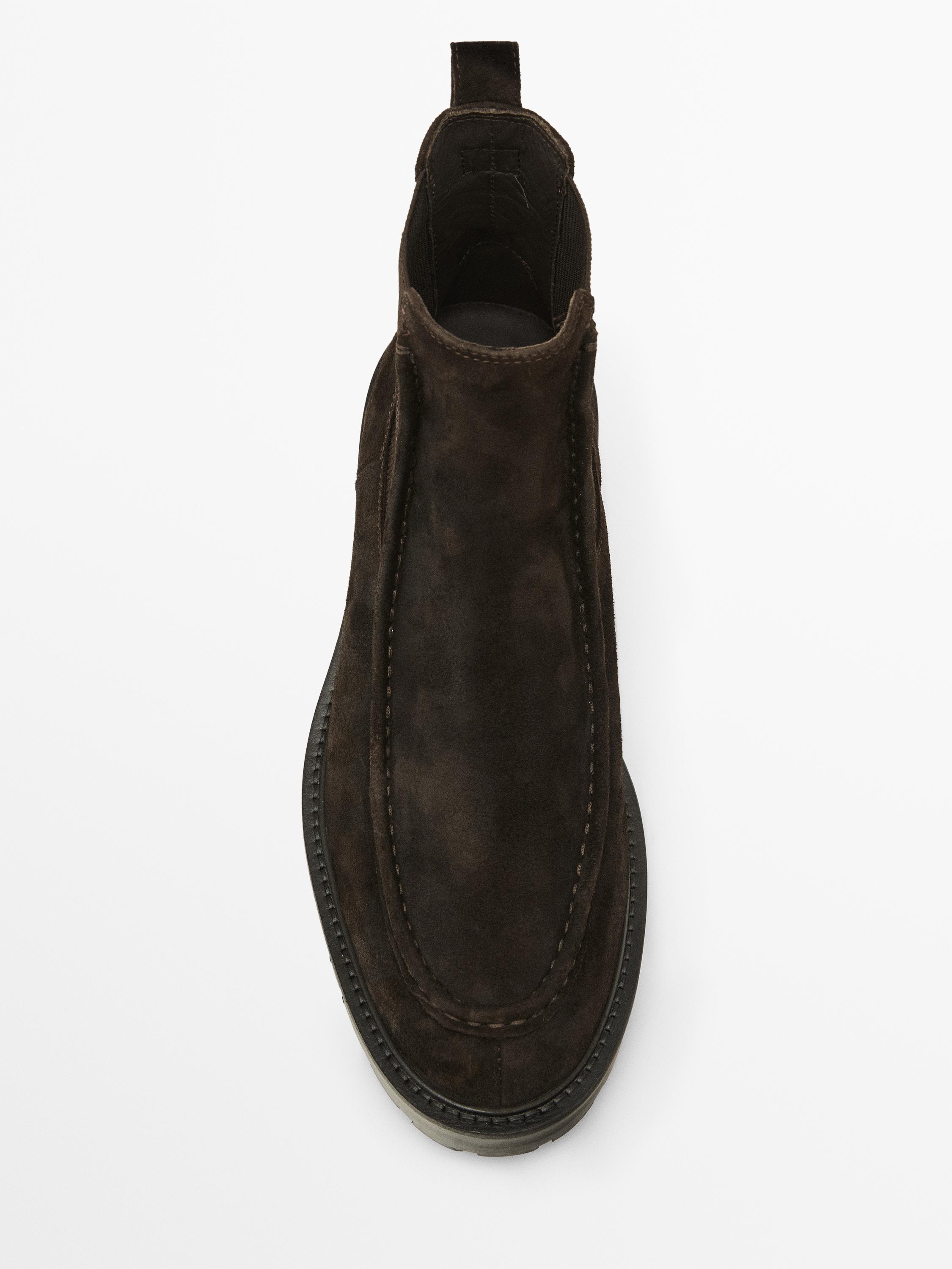 Oiled split leather Chelsea boots