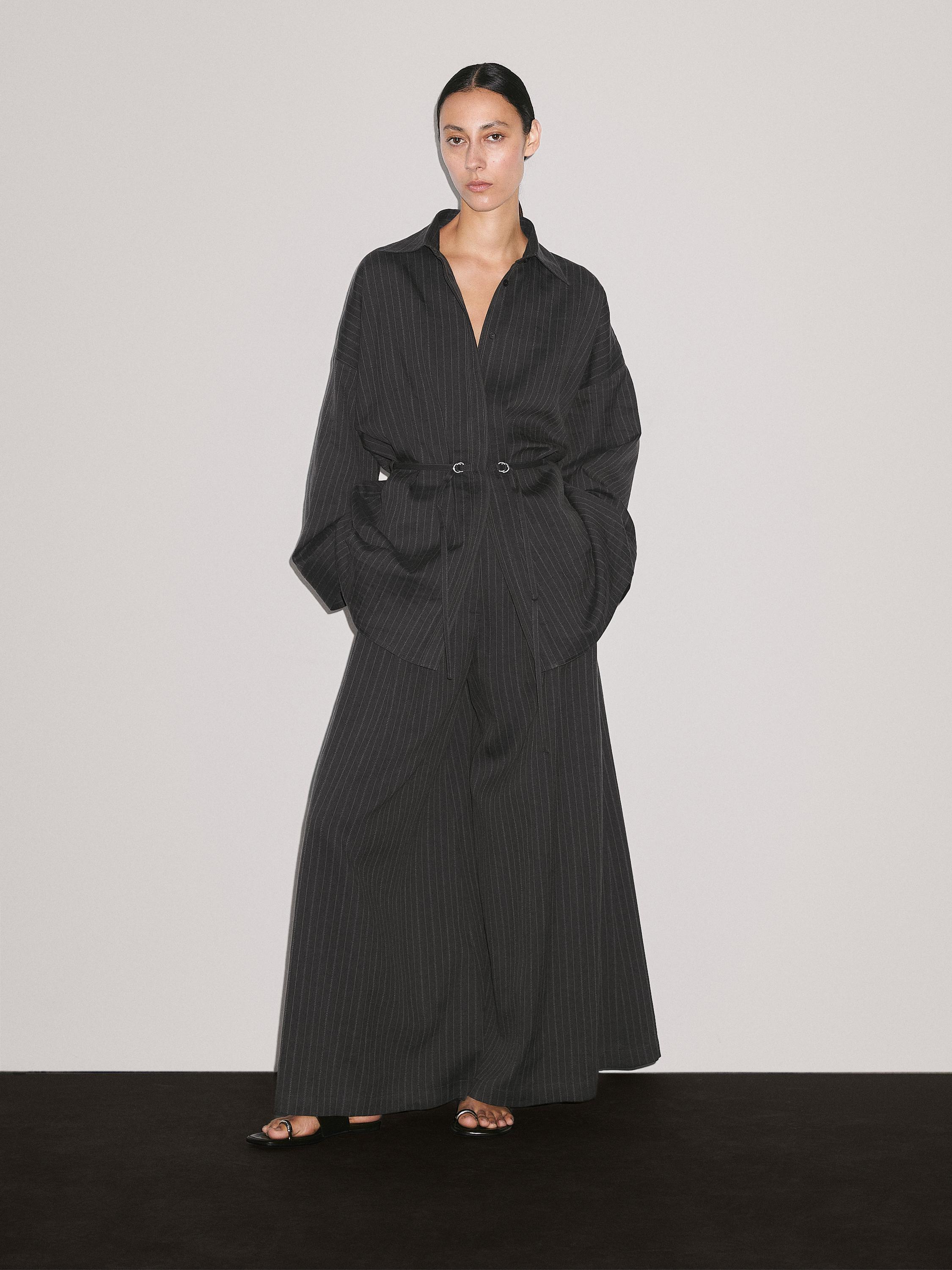 Wide-leg trousers with triple dart detail
