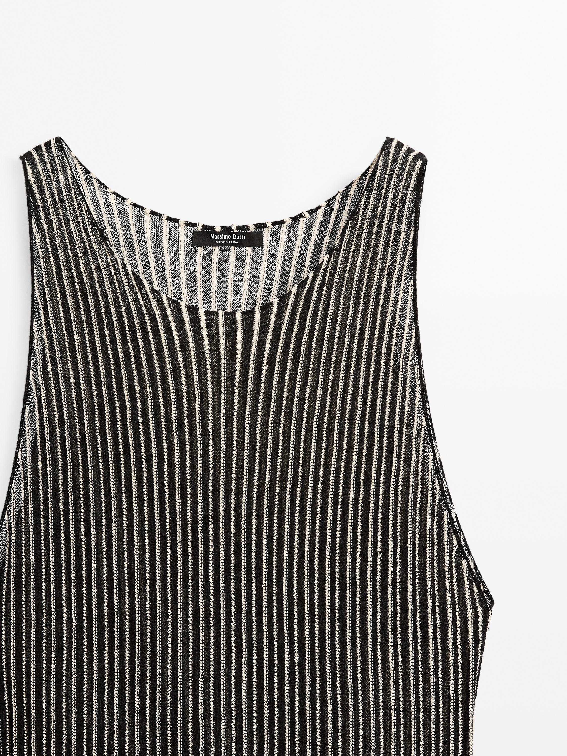 Long pleated knit dress