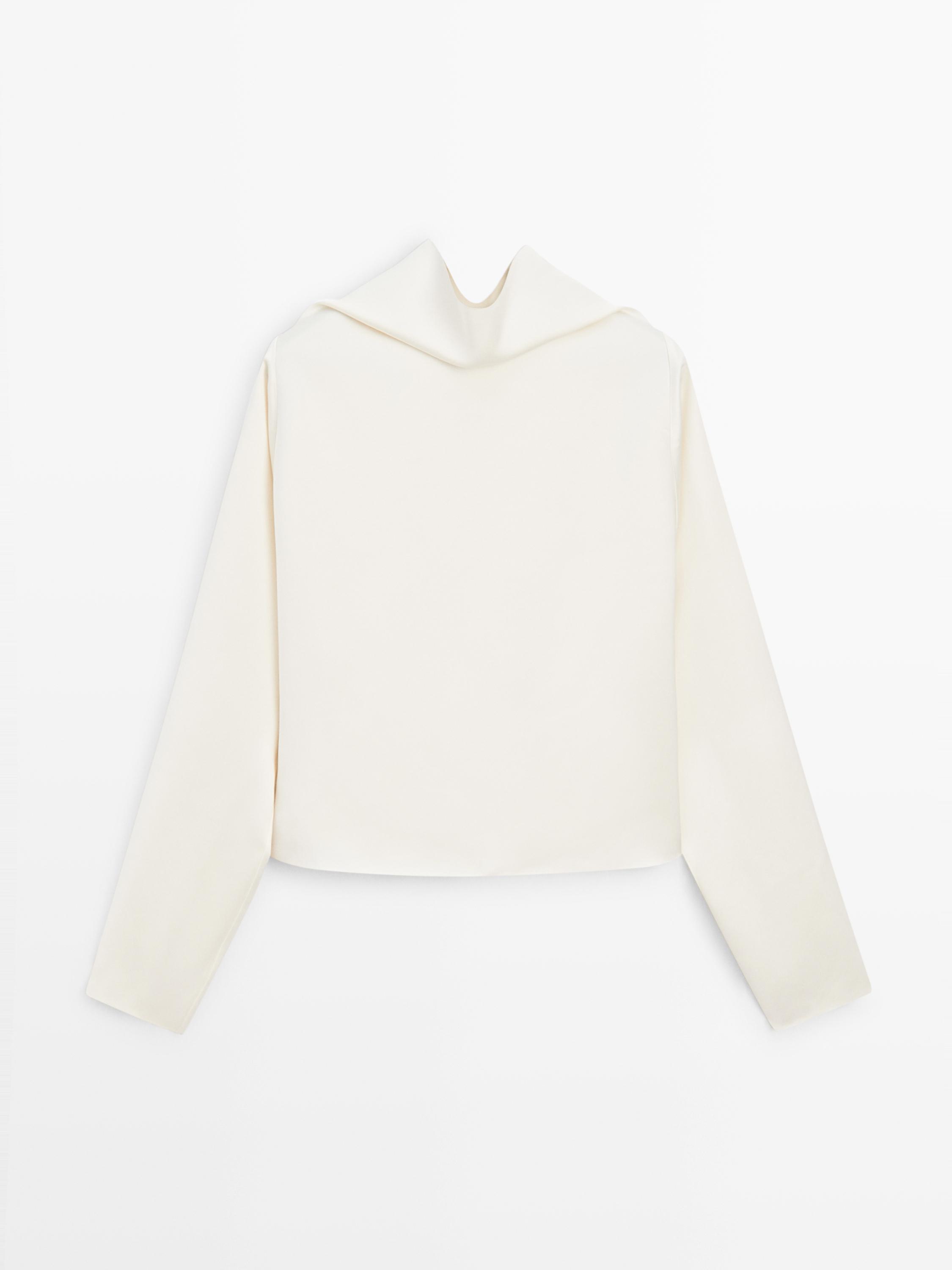 Flowing V-neck top - STUDIO