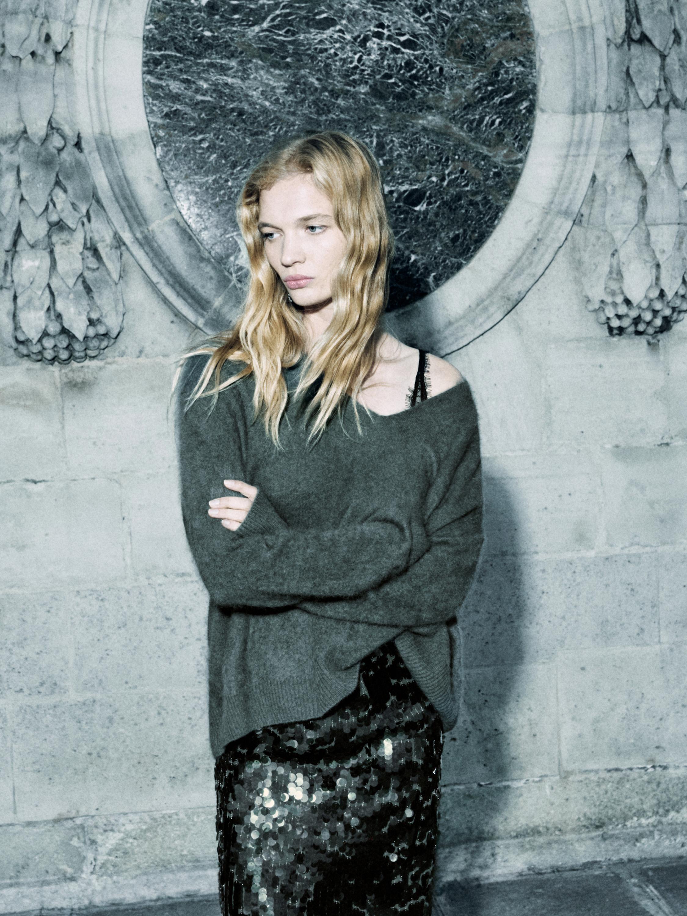 Wool and cashmere V-neck knit sweater