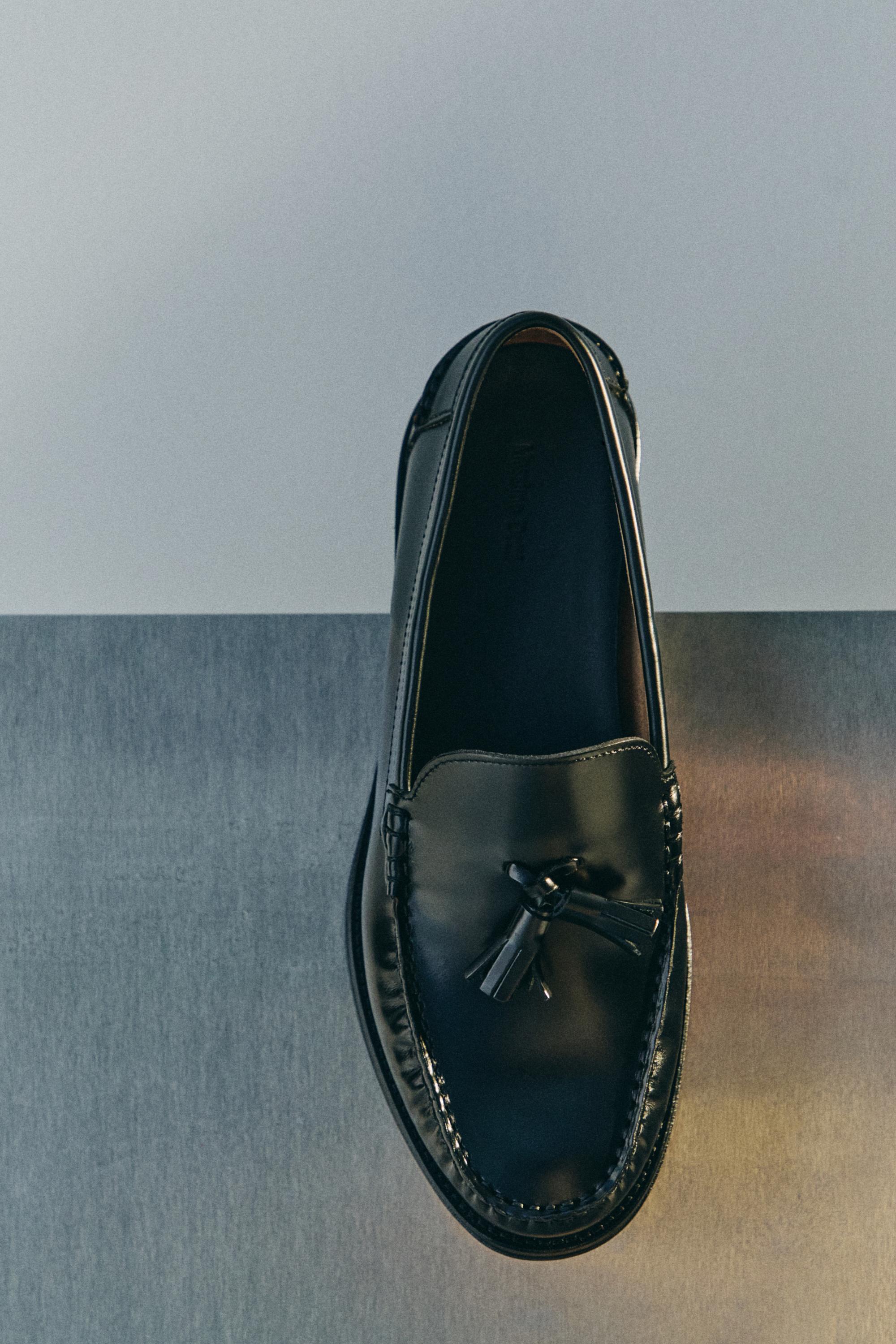 Leather tassel loafer — BLACK