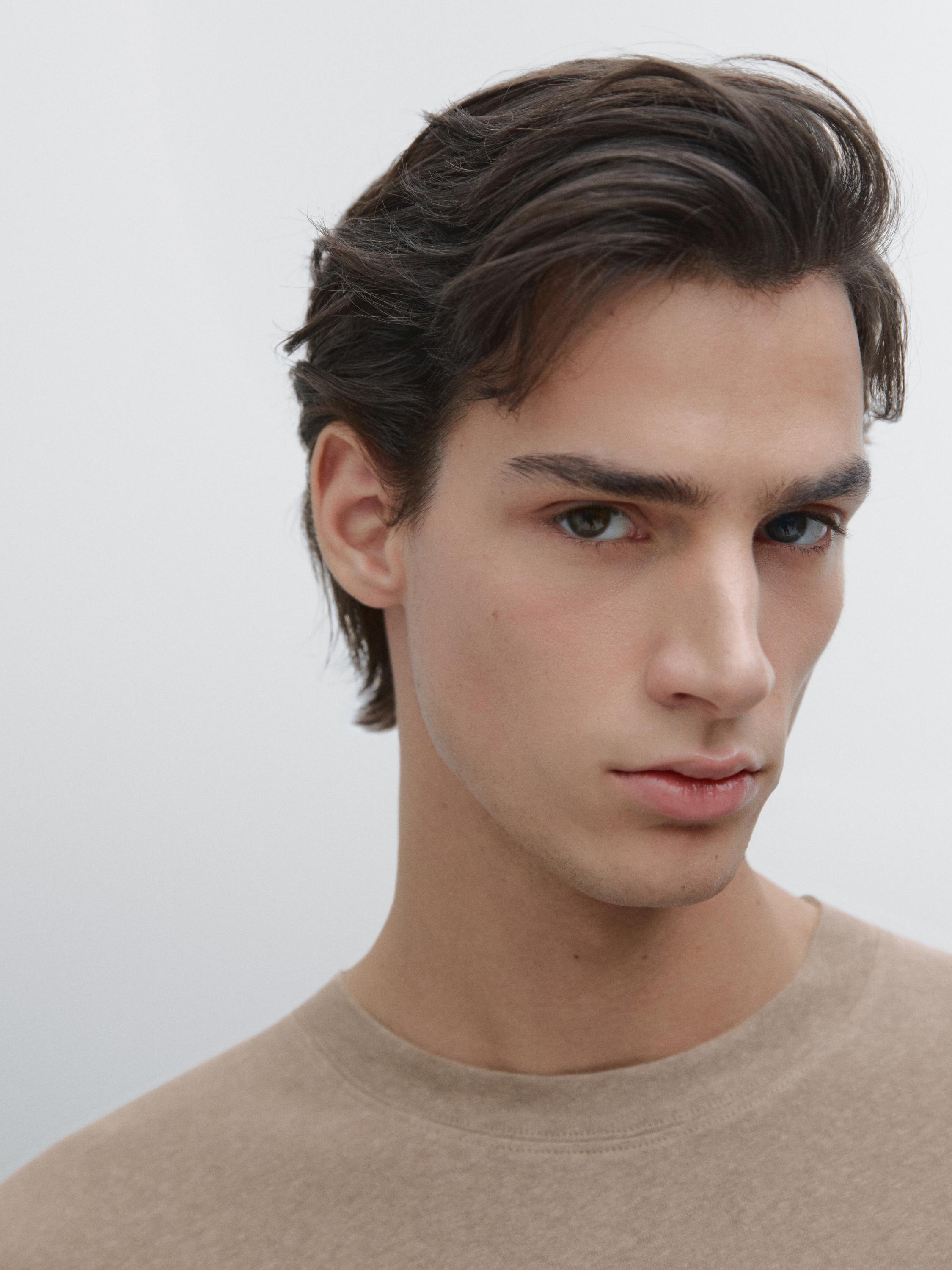 Short-sleeved T-shirt with linen