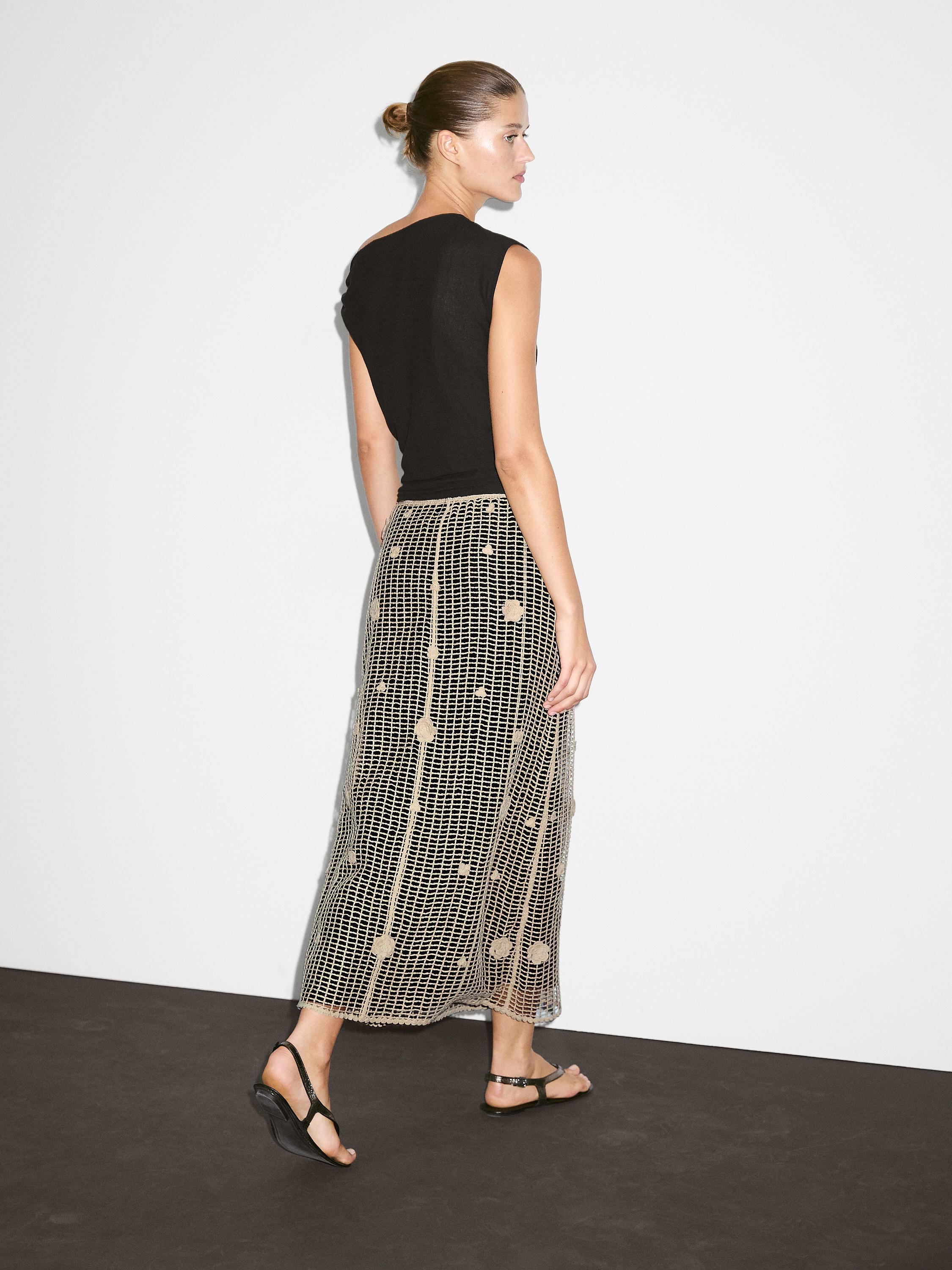 Midi skirt with floral embroidery