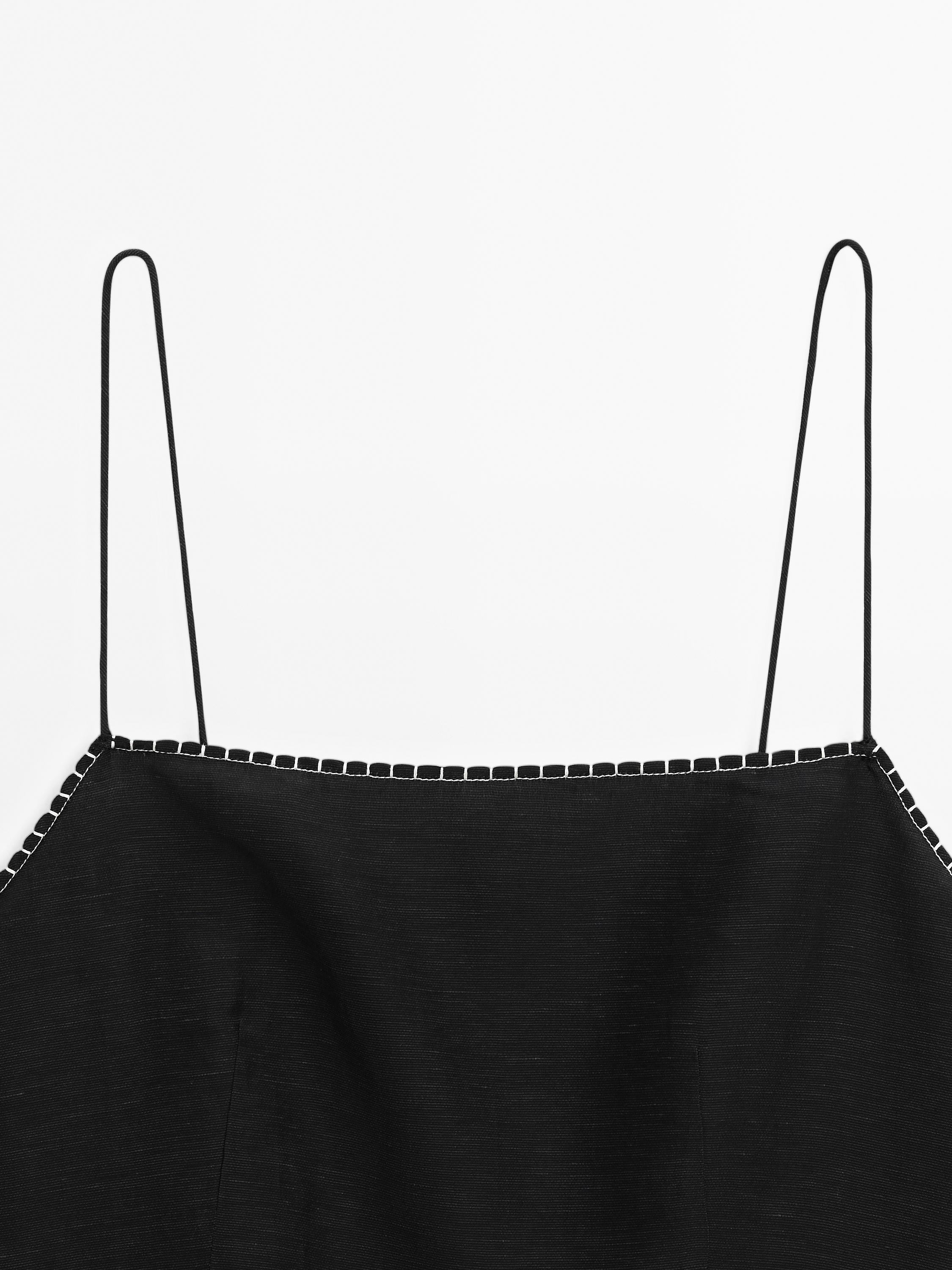 Strappy top with contrast topstitching