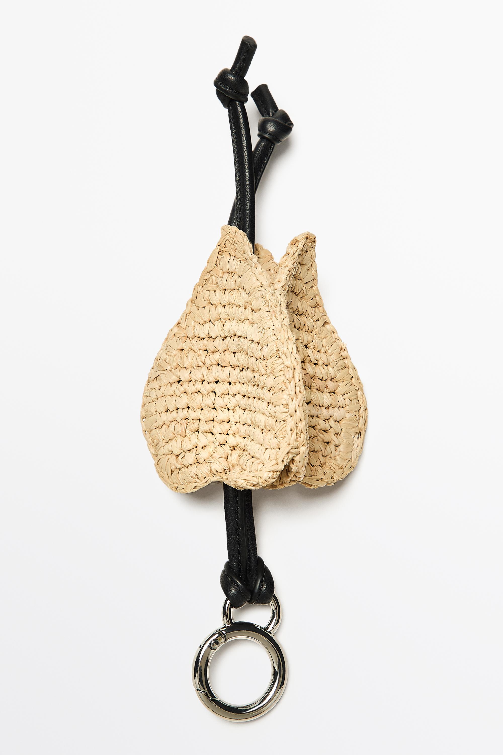 Raffia tulip charm — BEIGE