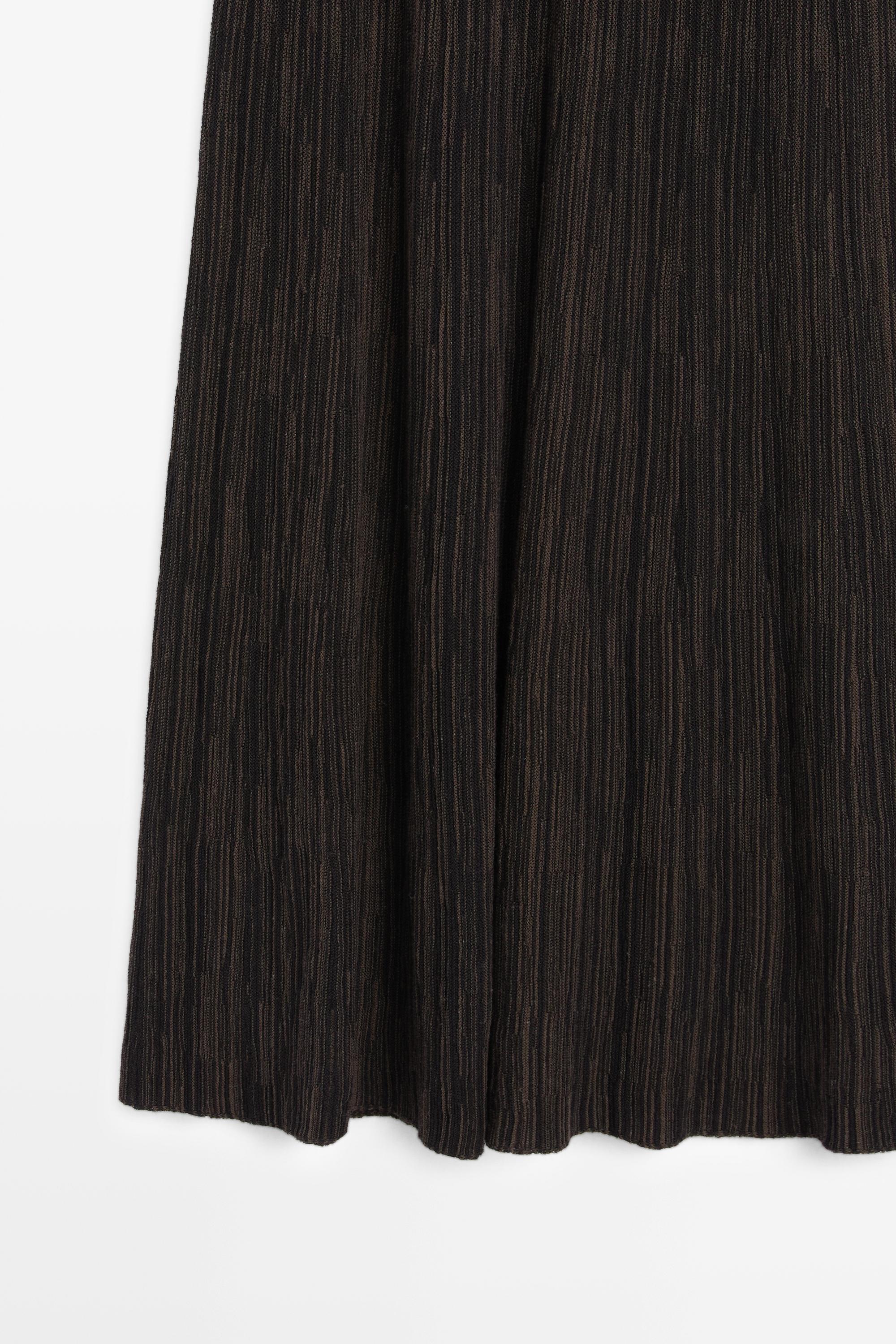 Total look pleated midi skirt with striped detail — Chocolate