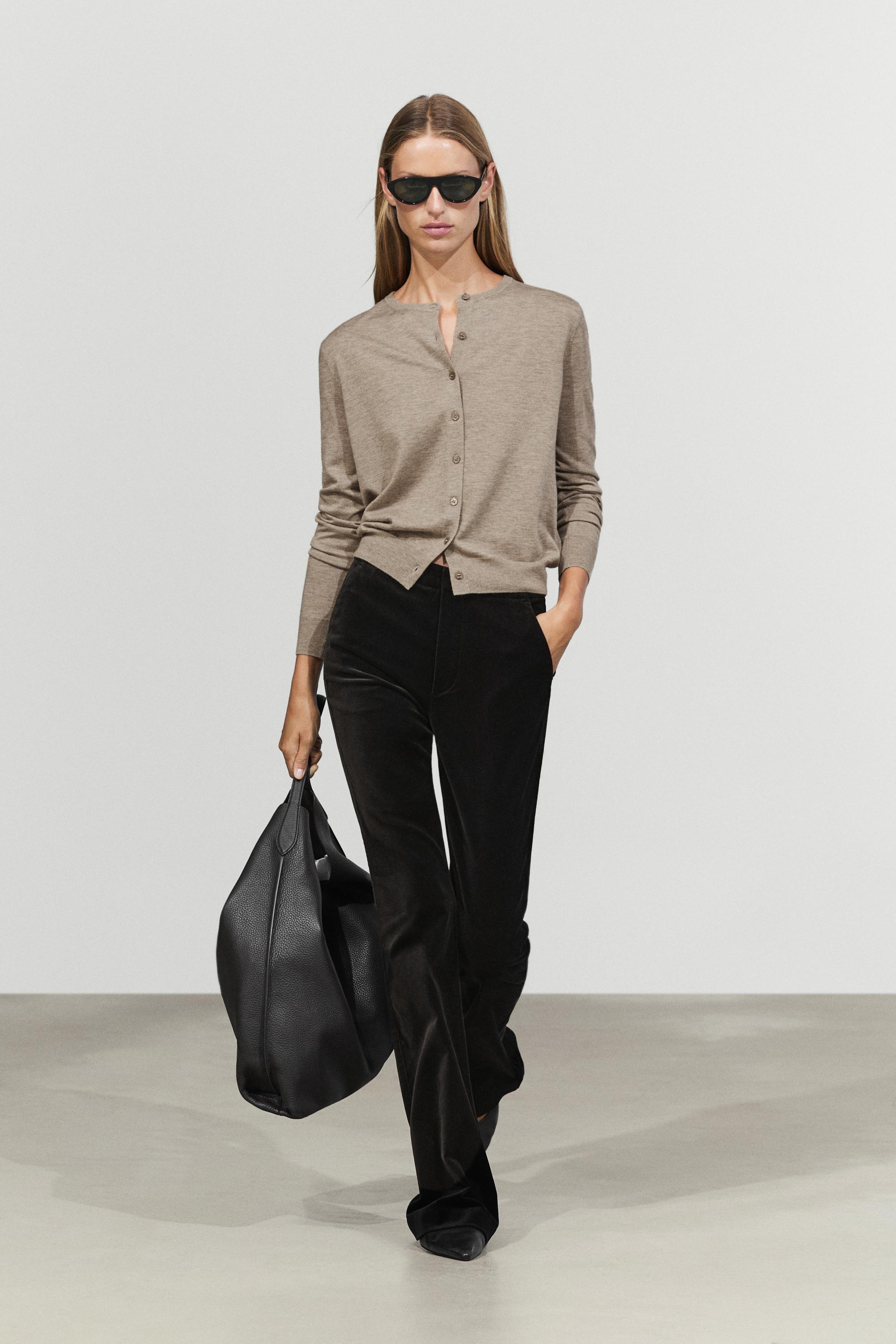 Pantalón skinny flare fit de terciopelo