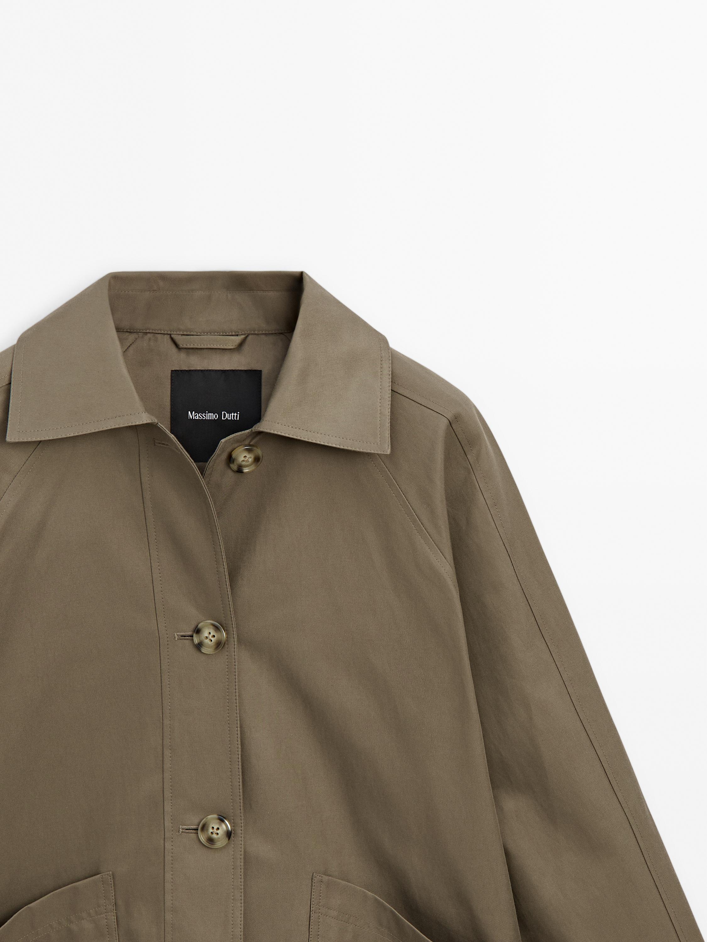 Water-repellent jacket with pockets