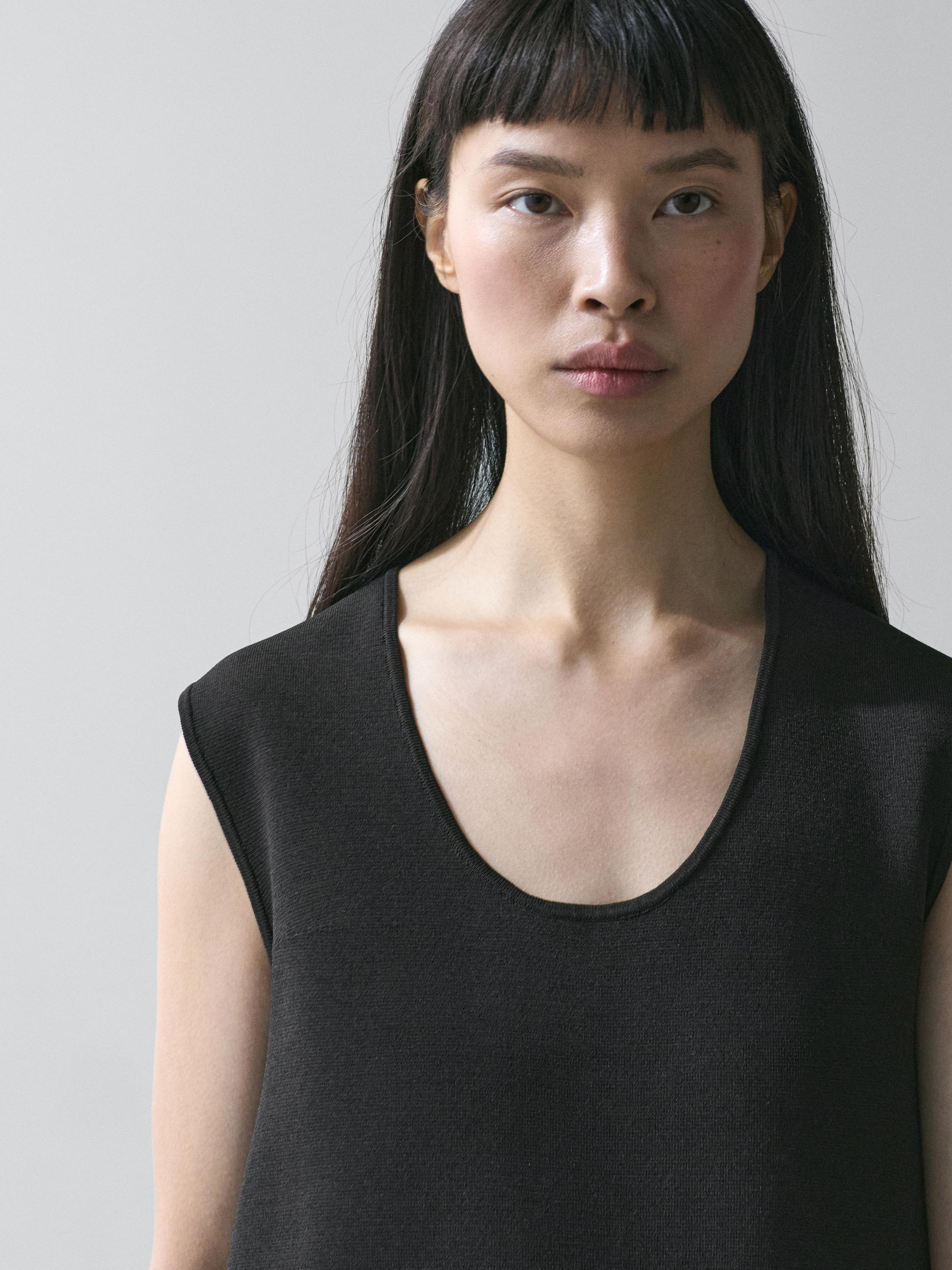 Flowing mini dress — BLACK