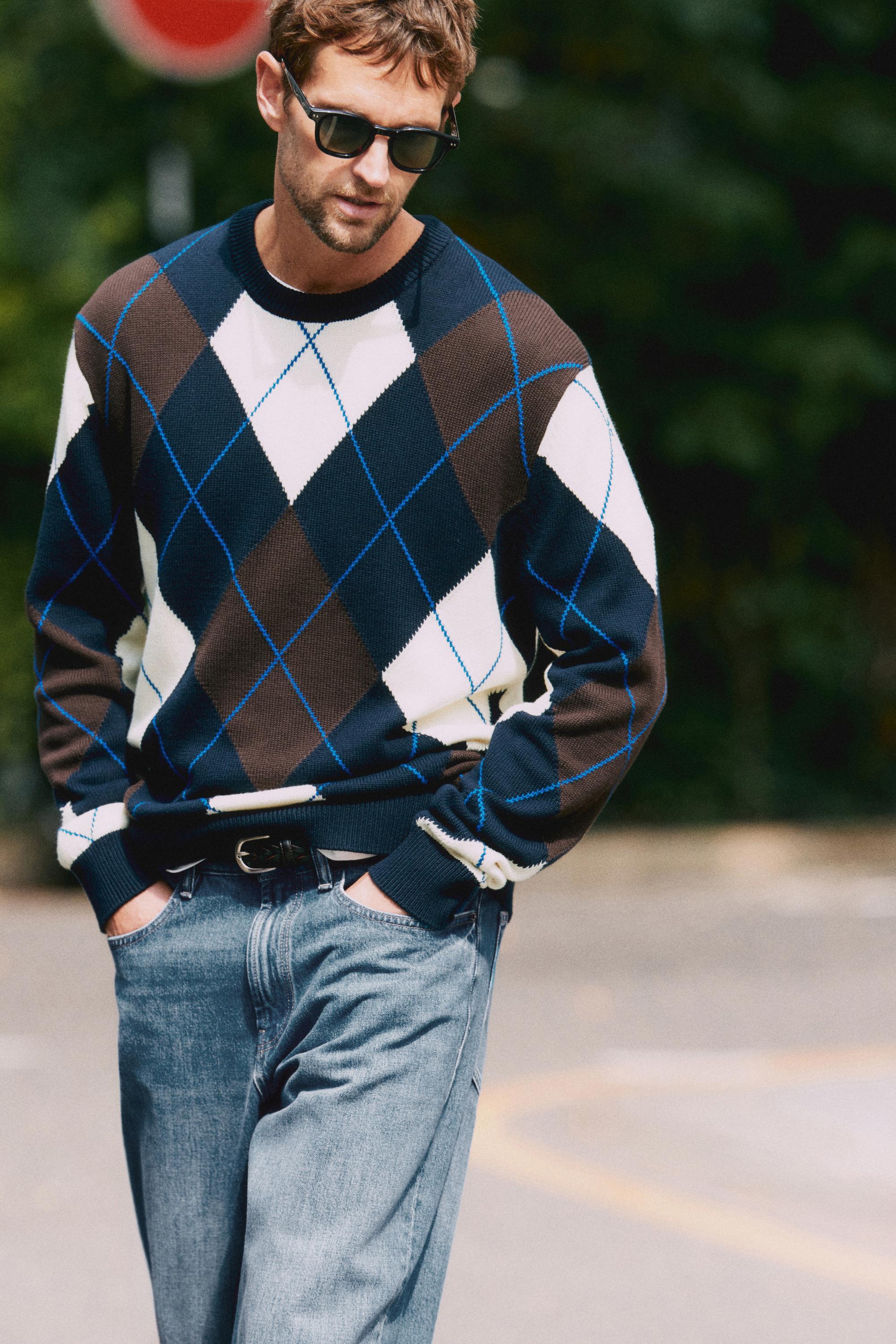 100% Cotton Argyle Knit Sweater — NAVY BLUE