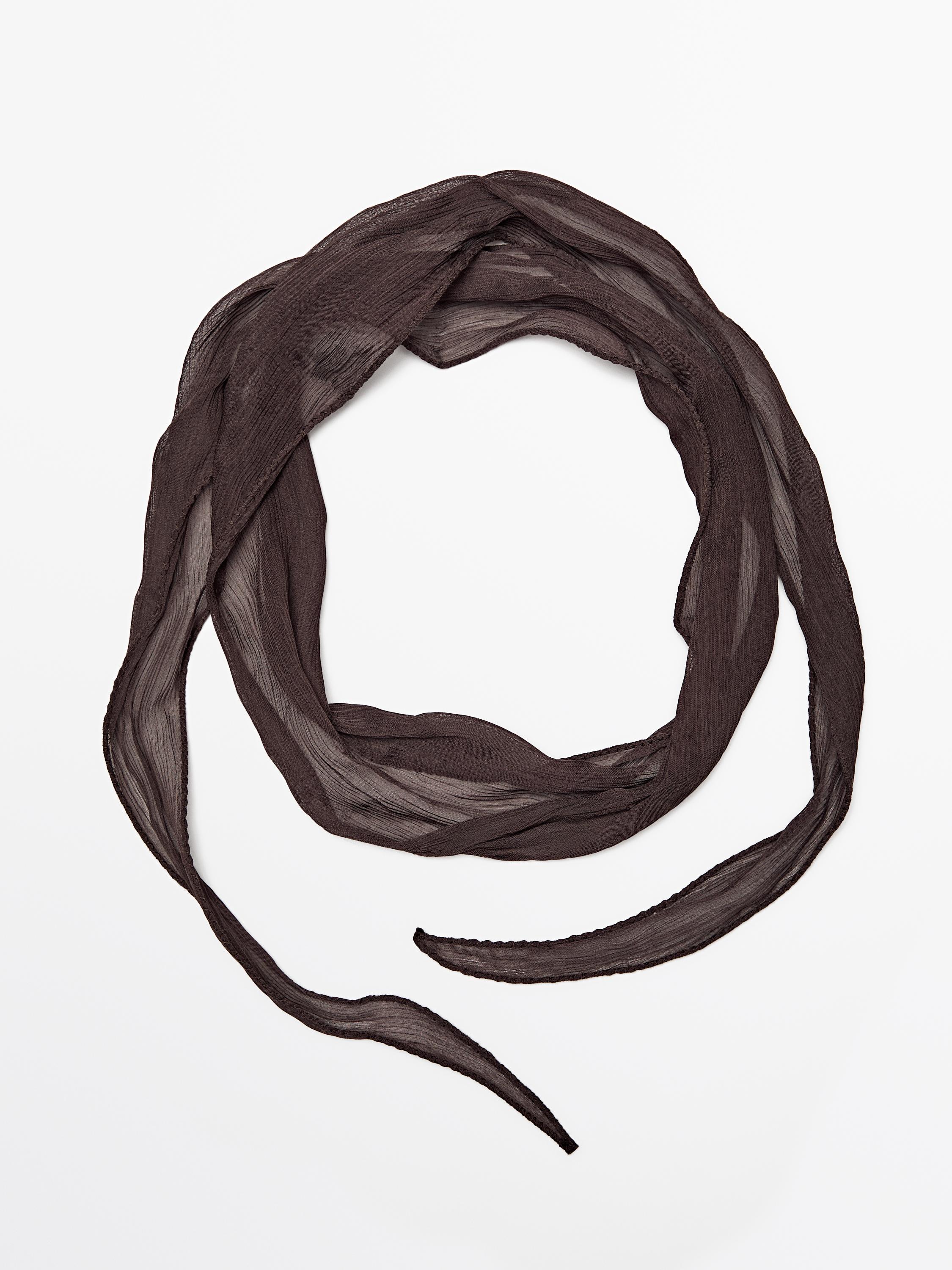 Tie scarf
