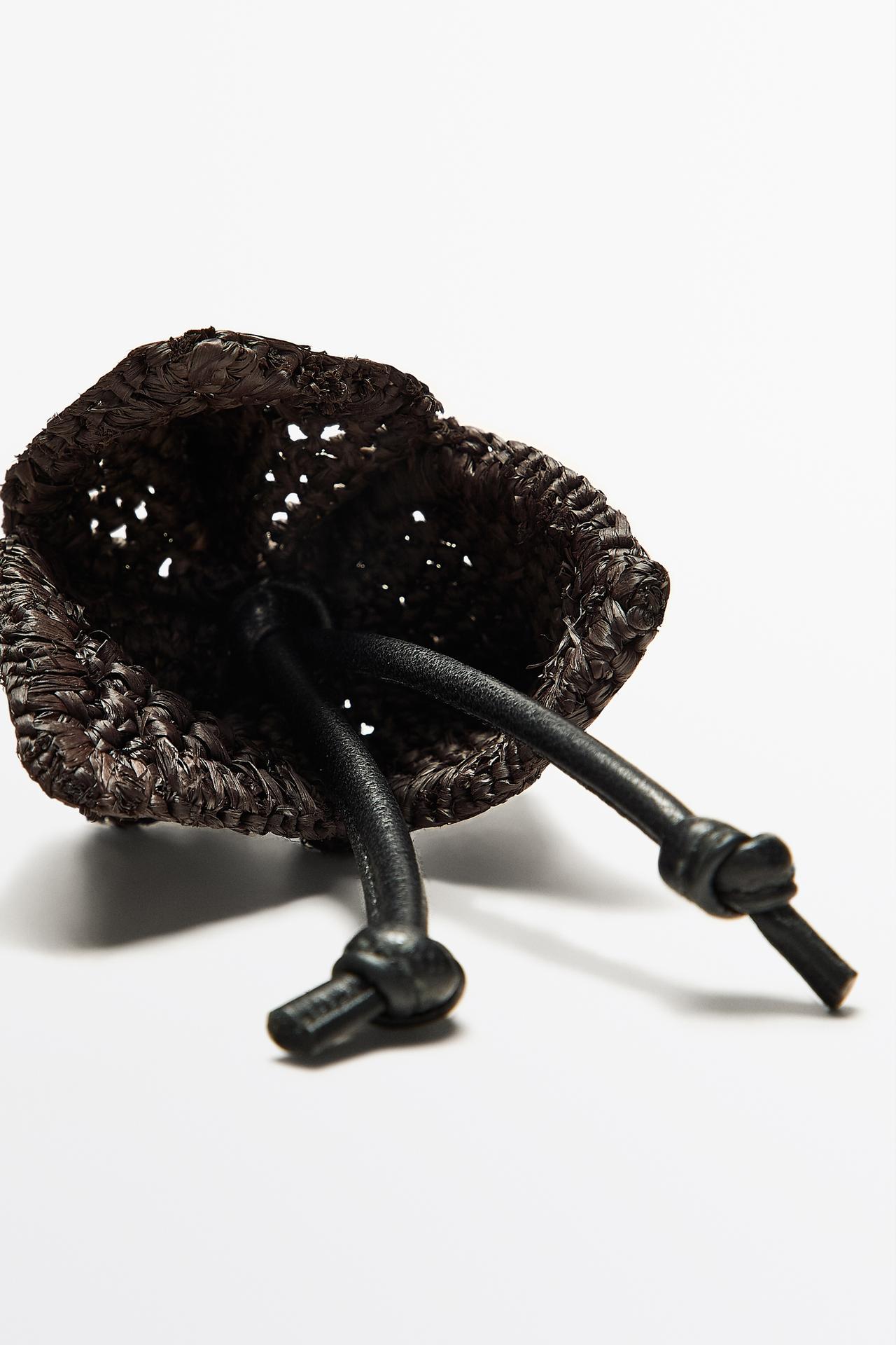 Raffia tulip charm — BROWN