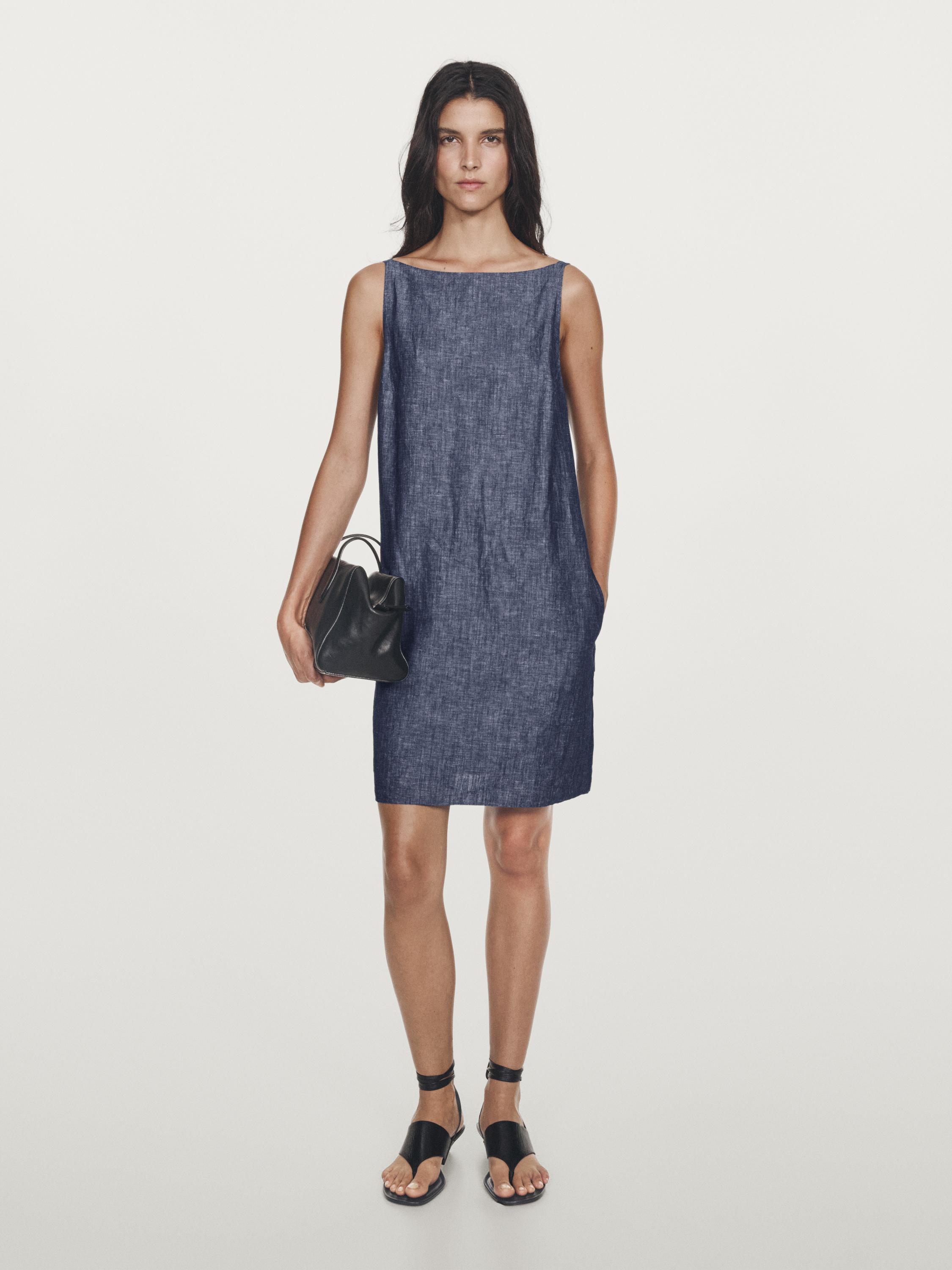 Short dress with low-cut back