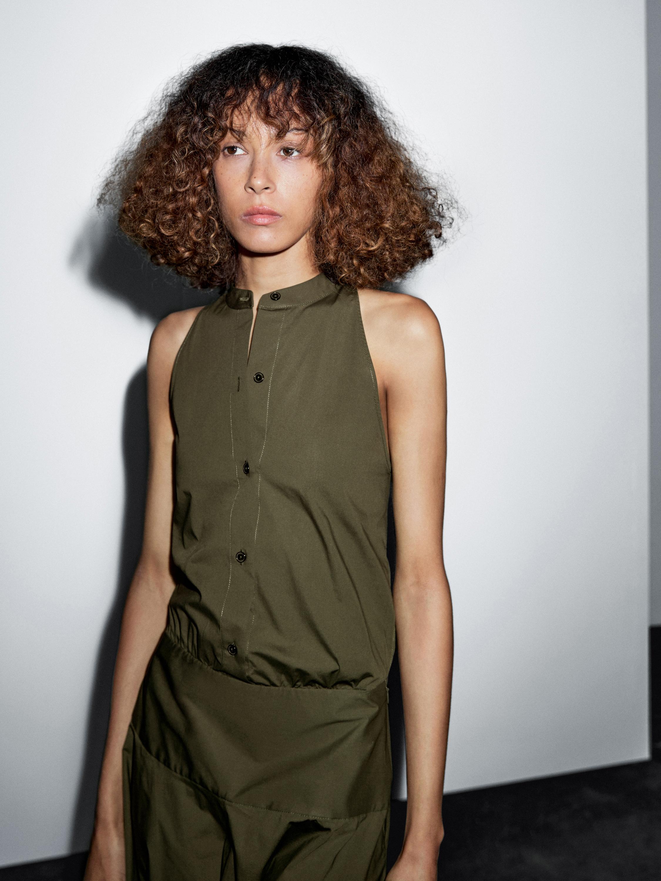 Robe longue à encolure américaine