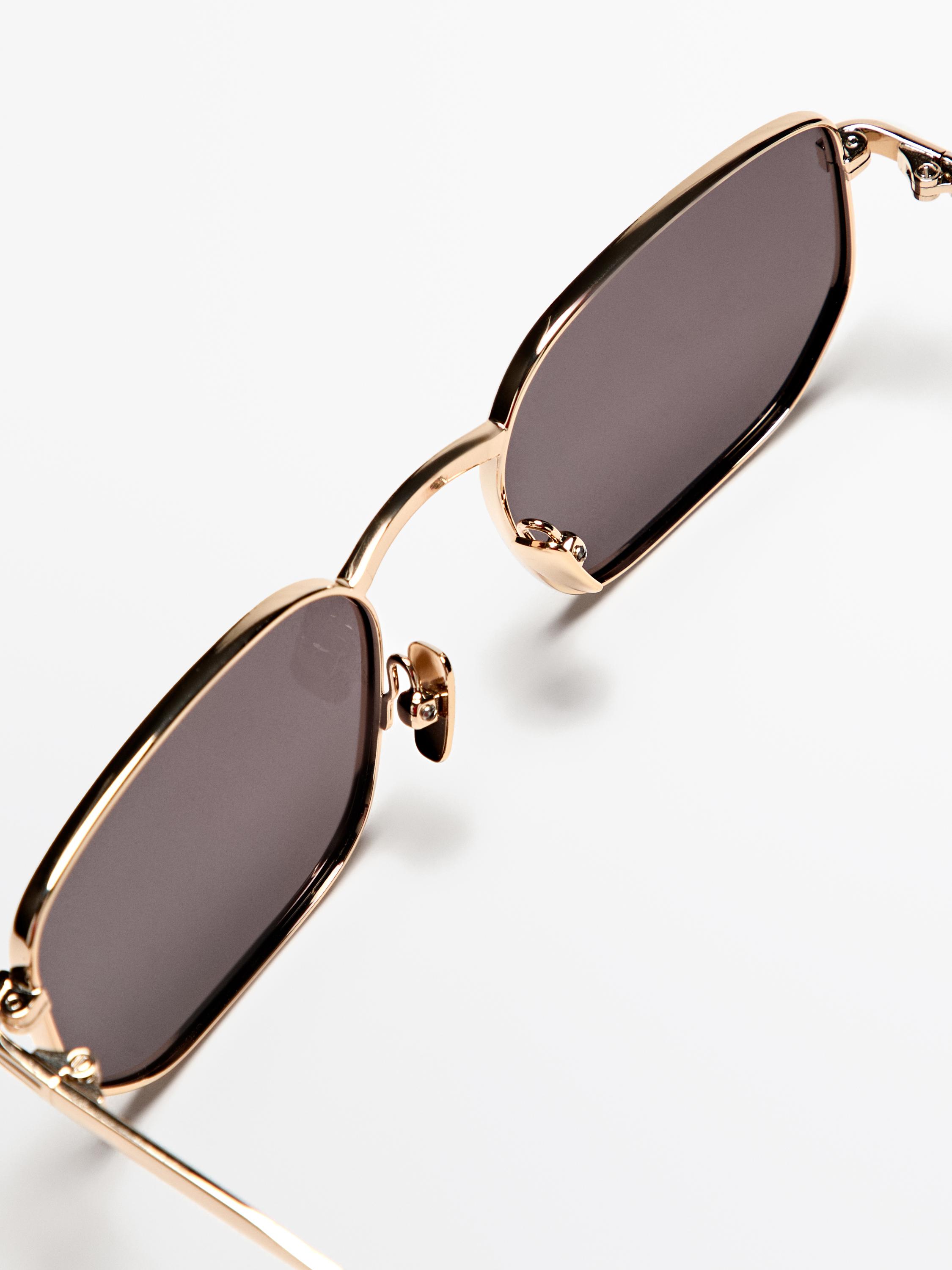 Square metal sunglasses