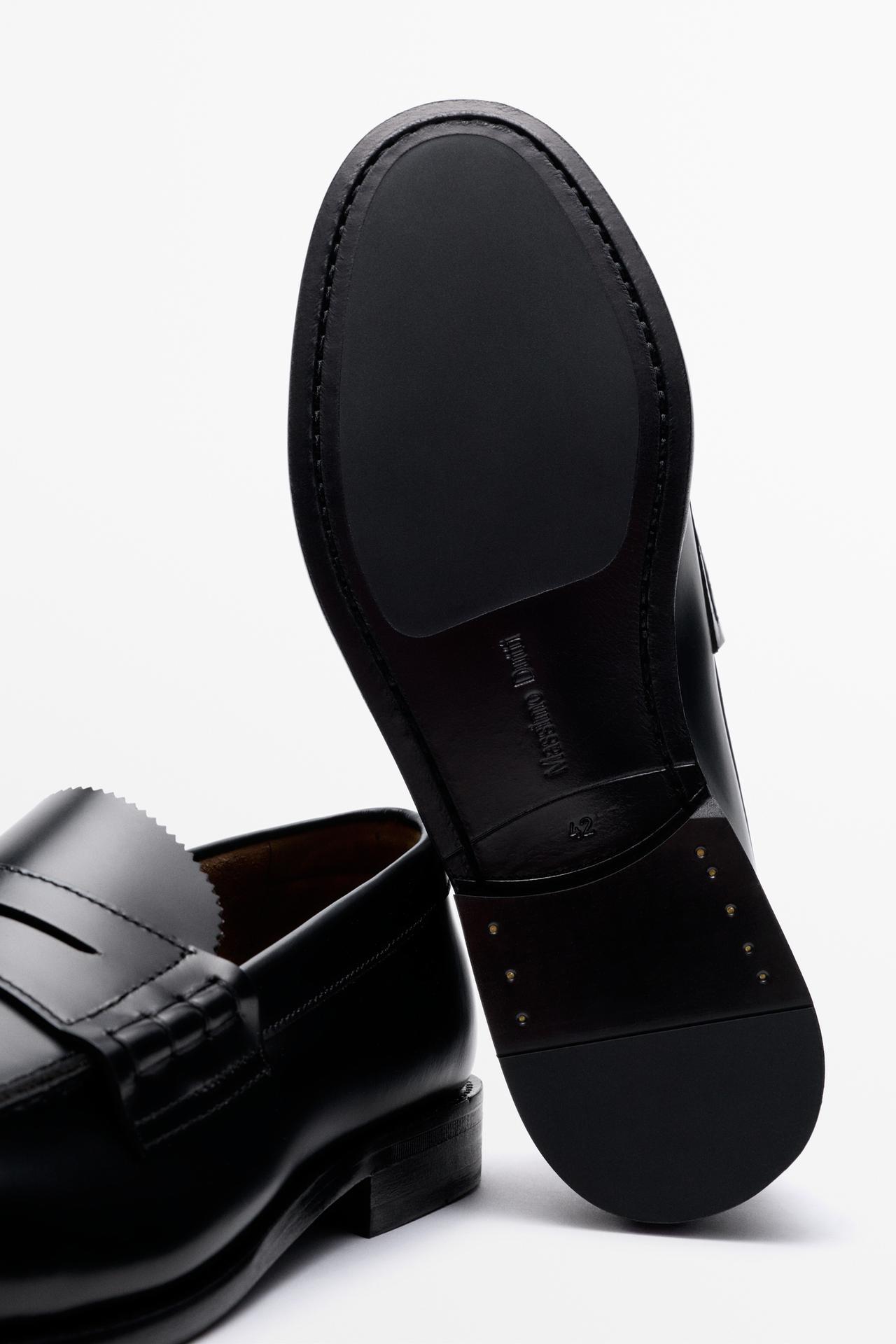 Leather penny loafer — BLACK