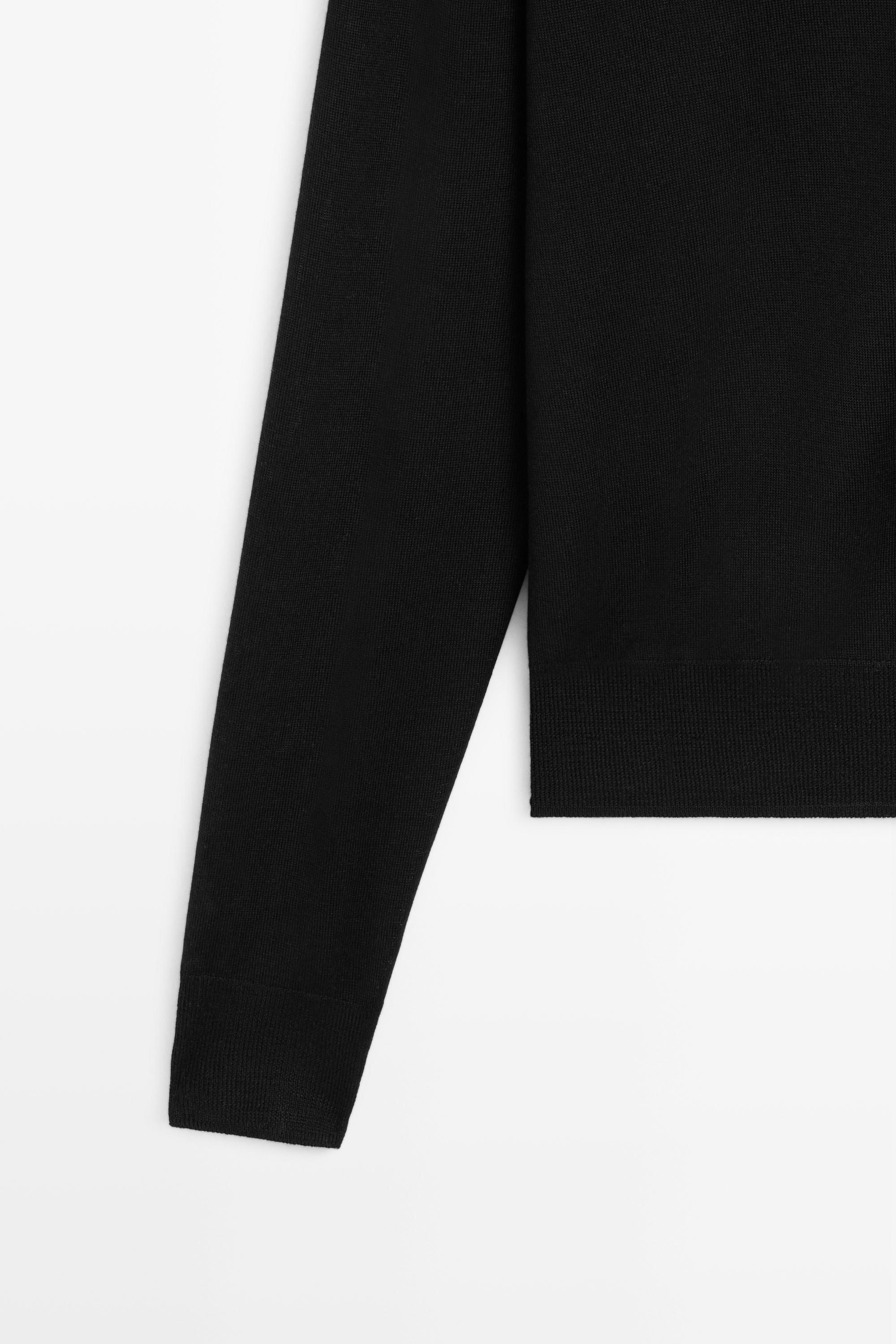 100% wool turtleneck knit sweater — BLACK