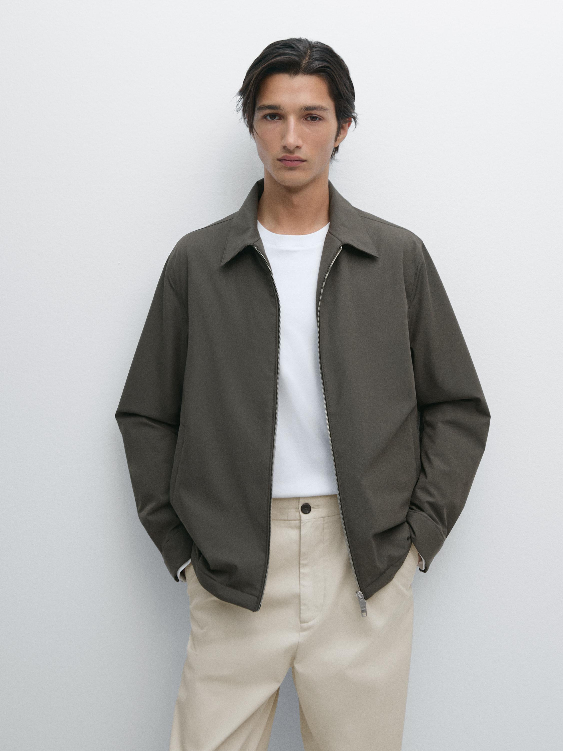 Lightweight water-repellent jacket