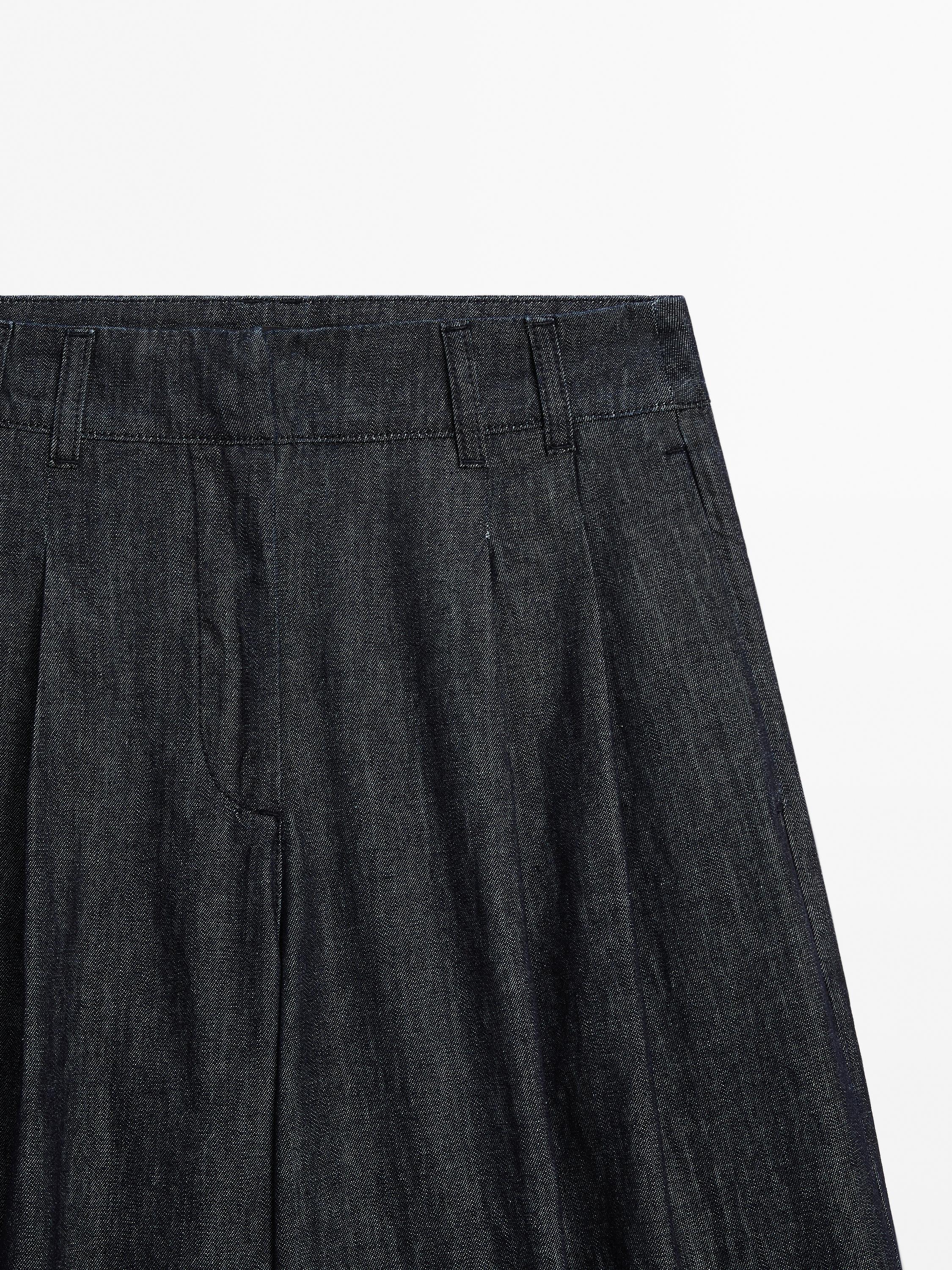 High-waist wide-leg jeans