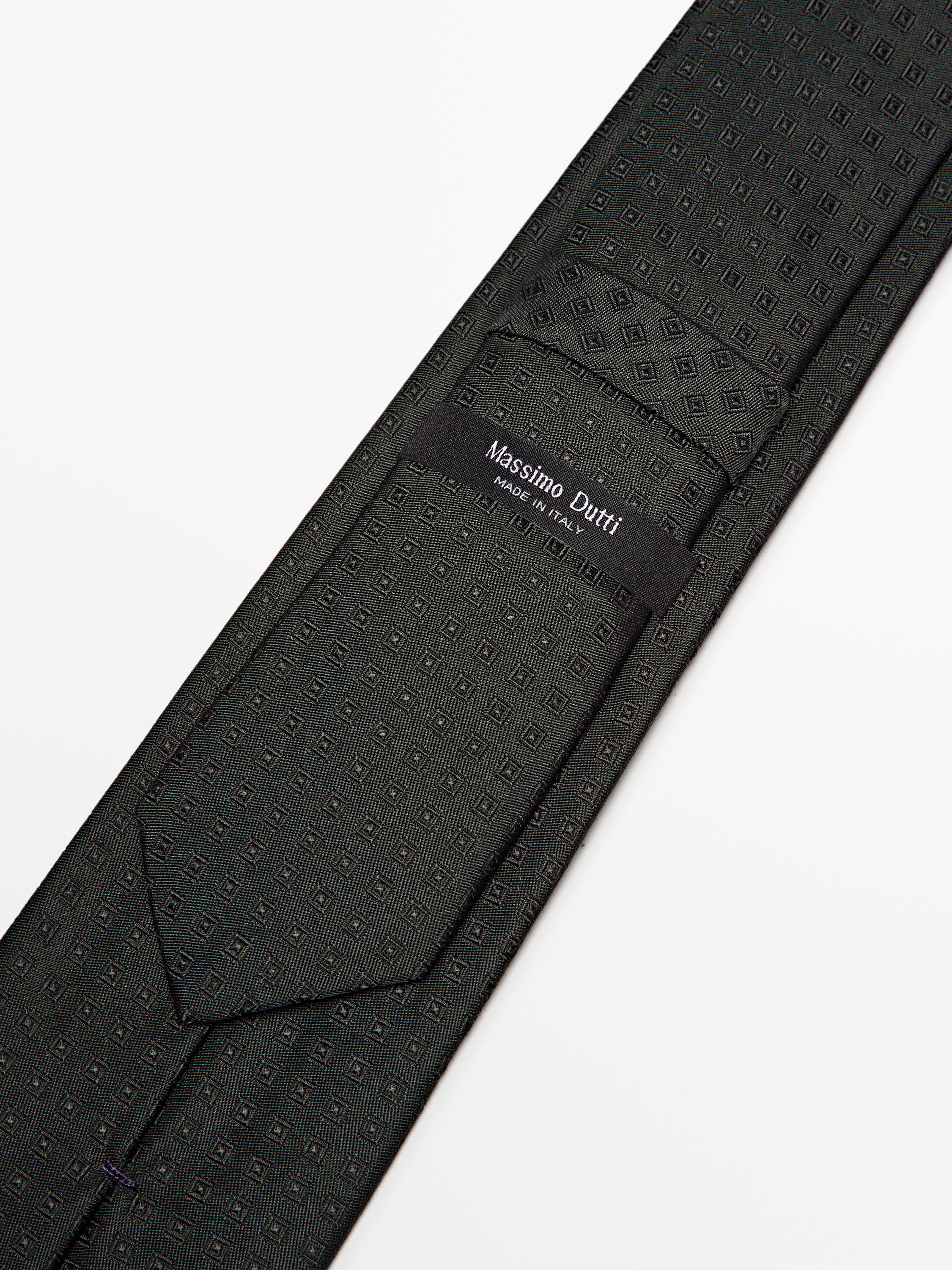 Mulberry silk micro-textured tie