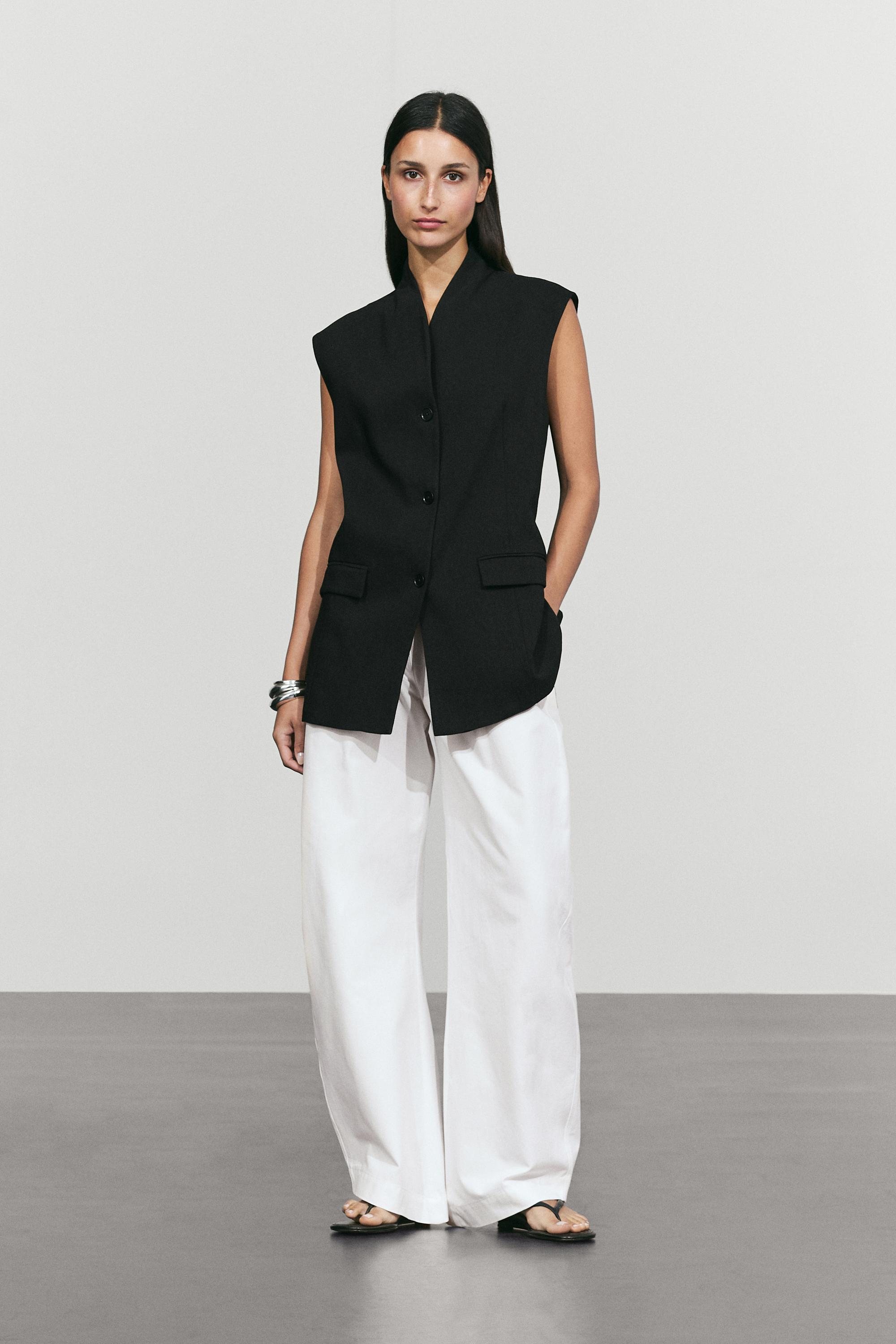 High-neck vest — BLACK