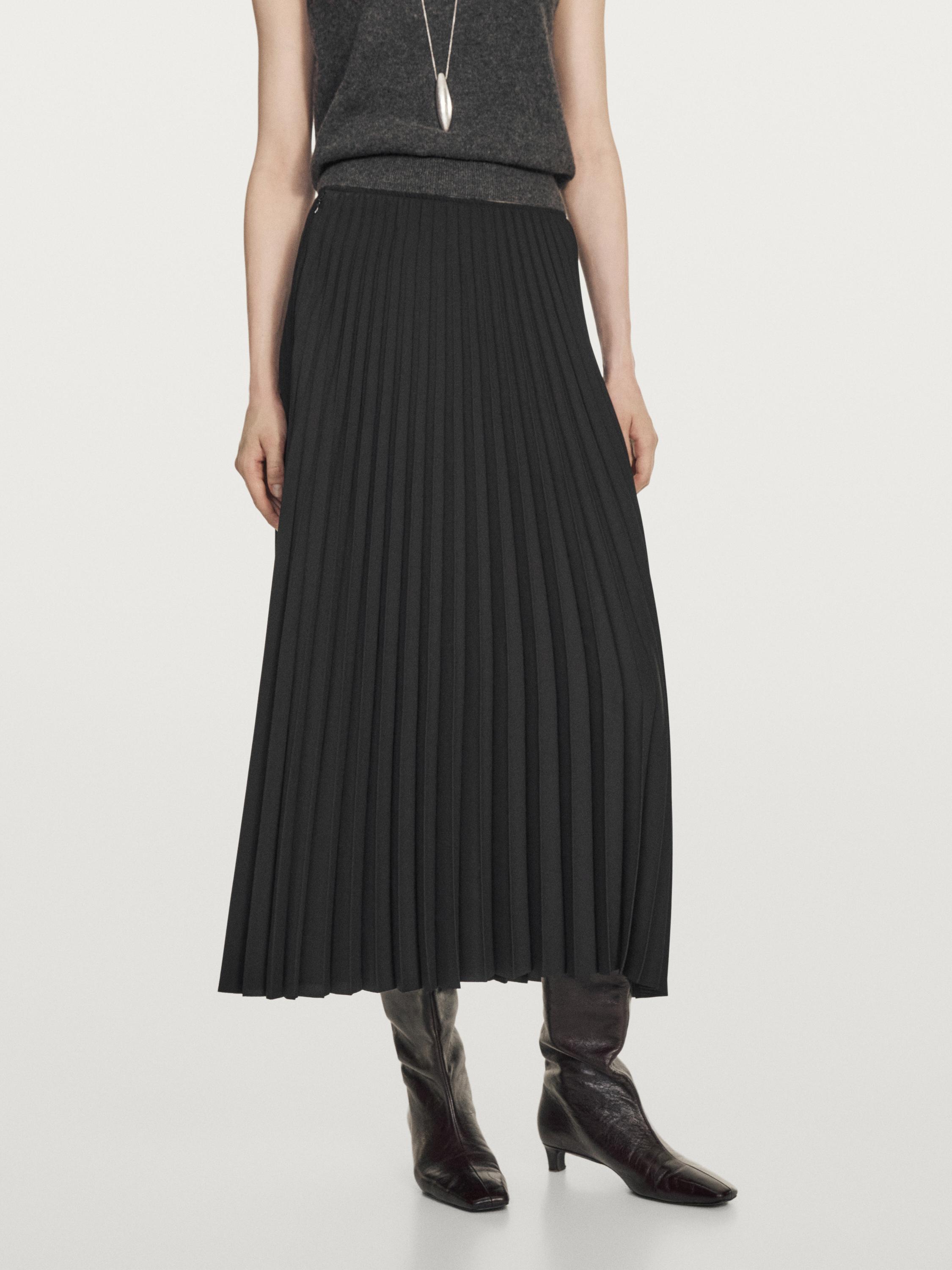 Long pleated skirt