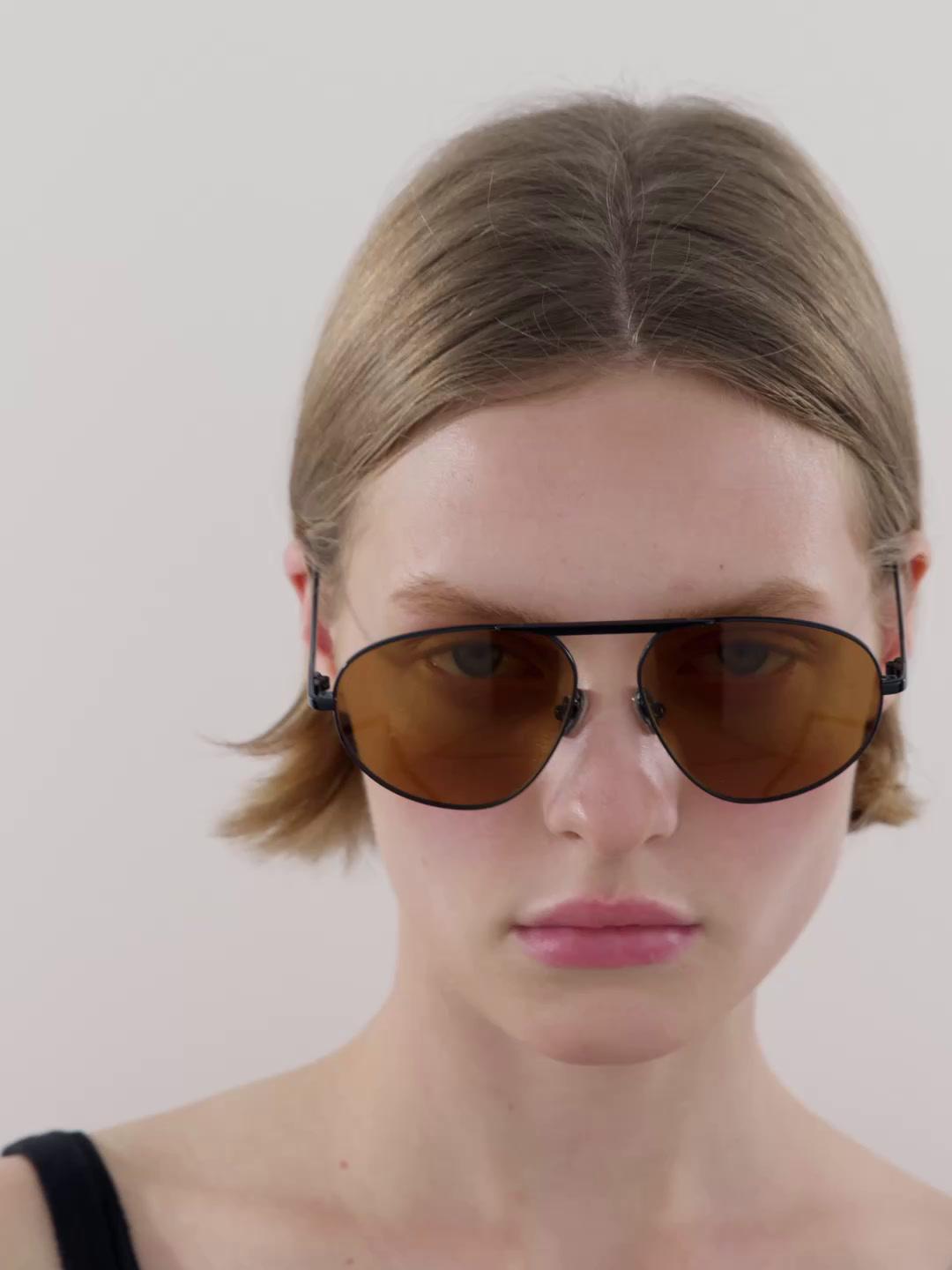 Metal aviator sunglasses